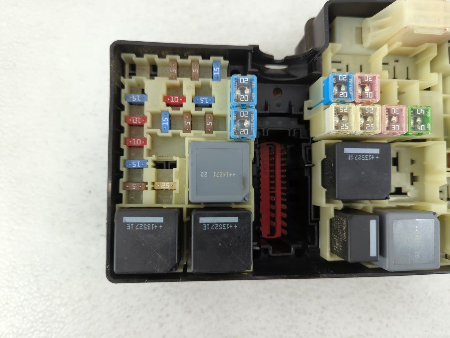 2013-2016 Ford Escape Fusebox Fuse Box Panel Relay Module P/N:E00027328 AV6T-14A142-AD Fits Fits 2013 2014 2015 2016 OEM Use