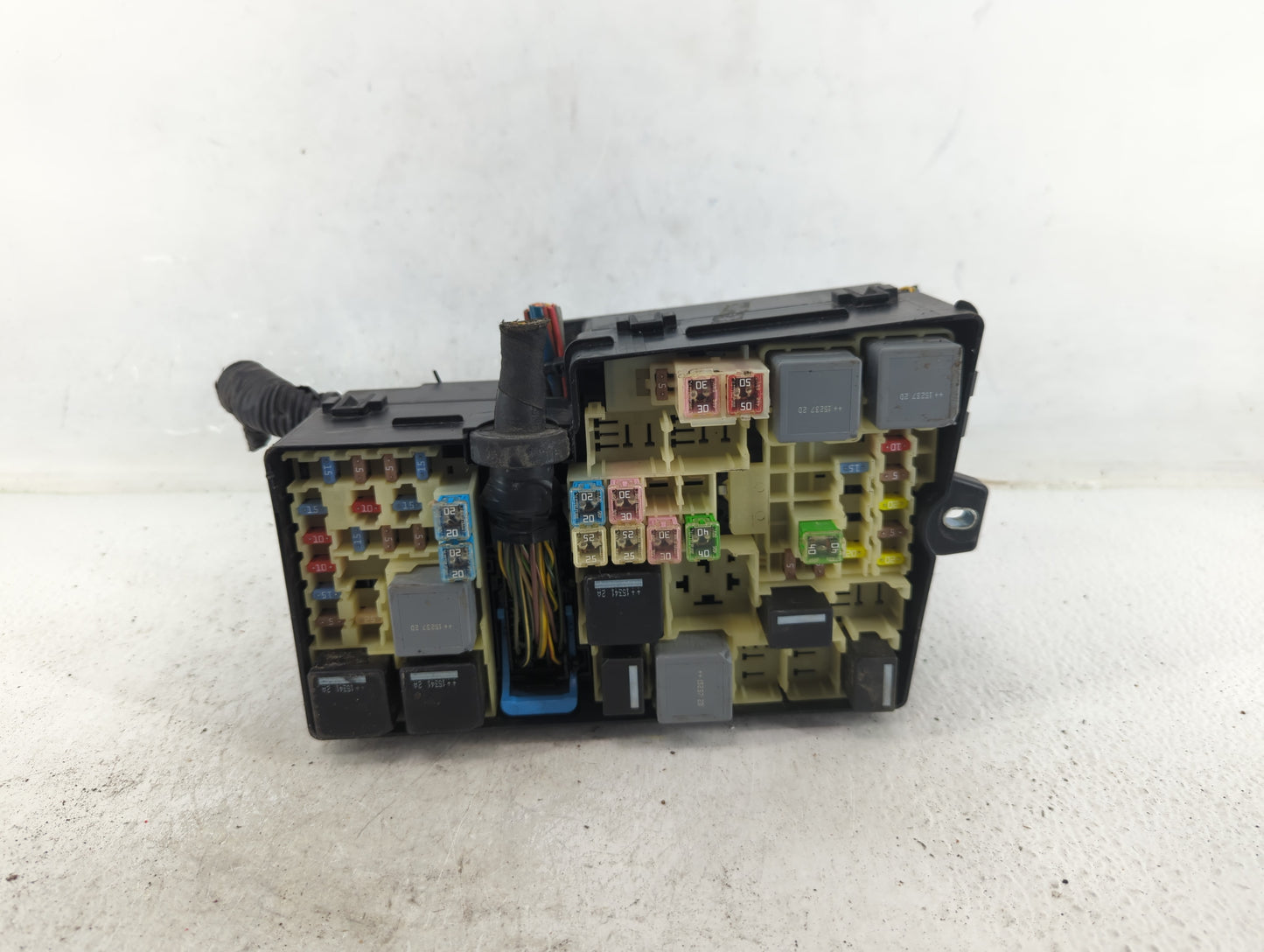 2013-2016 Ford Escape Fusebox Fuse Box Panel Relay Module P/N:E02345500 AV6T-14A067-AD Fits Fits 2013 2014 2015 2016 OEM Use