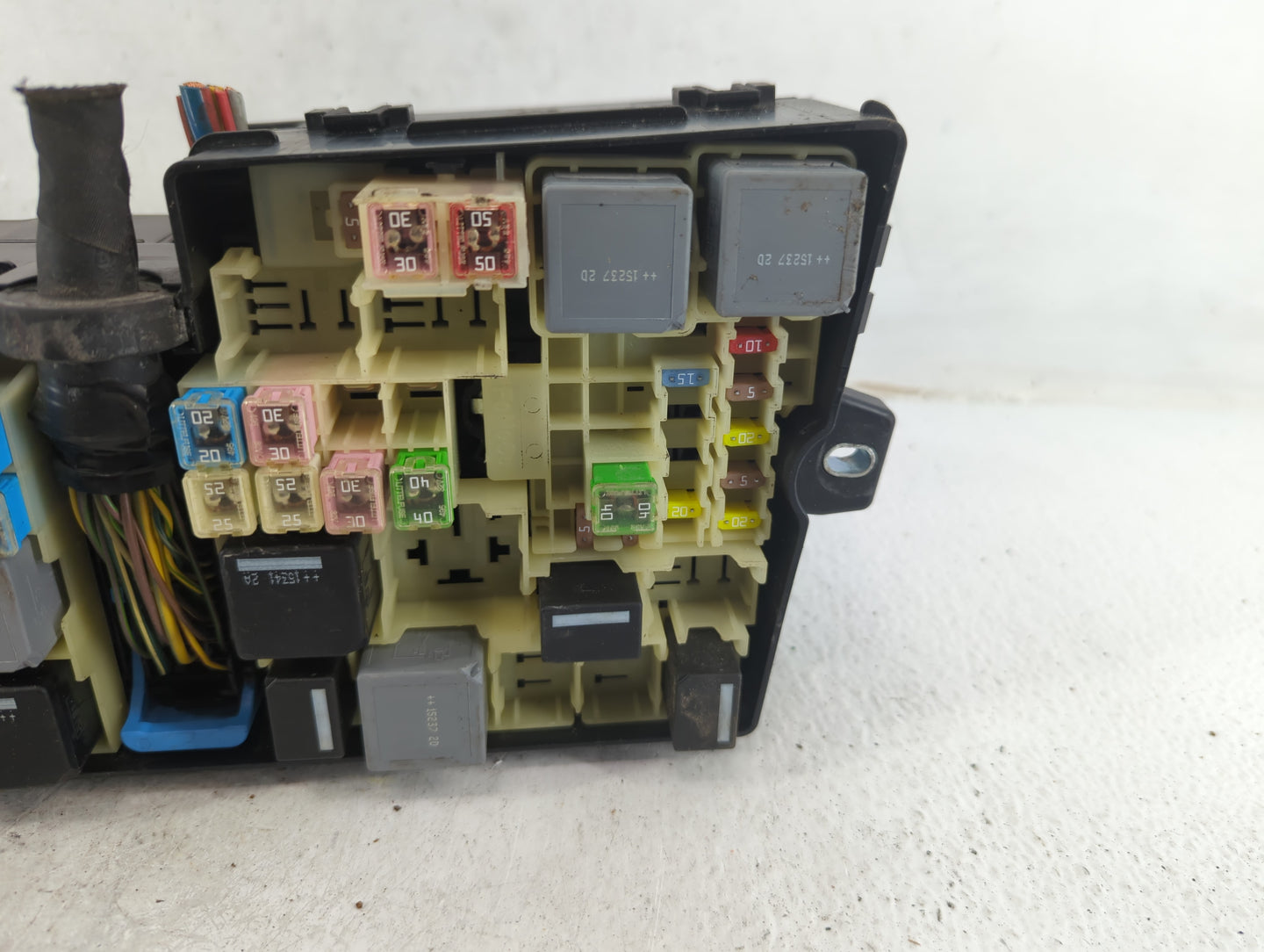 2013-2016 Ford Escape Fusebox Fuse Box Panel Relay Module P/N:E02345500 AV6T-14A067-AD Fits Fits 2013 2014 2015 2016 OEM Use
