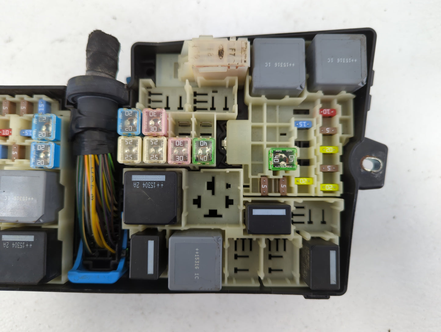 2013-2016 Ford Escape Fusebox Fuse Box Panel Relay Module P/N:AV6T-14A142-AB AV6T-14A067-AD Fits Fits 2013 2014 2015 2016 OE