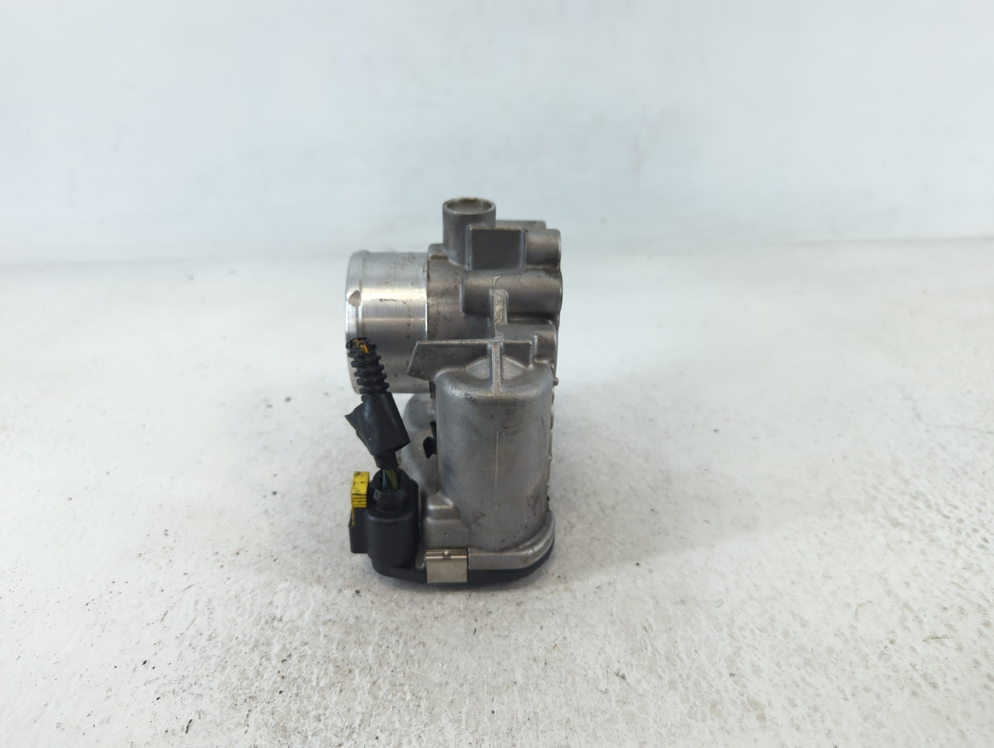 2013-2016 Ford Escape Throttle Body P/N:7S7G-9F991-CA Fits Fits 2013 2014 2015 2016 2017 2018 2019 OEM Used Auto Parts - Oem