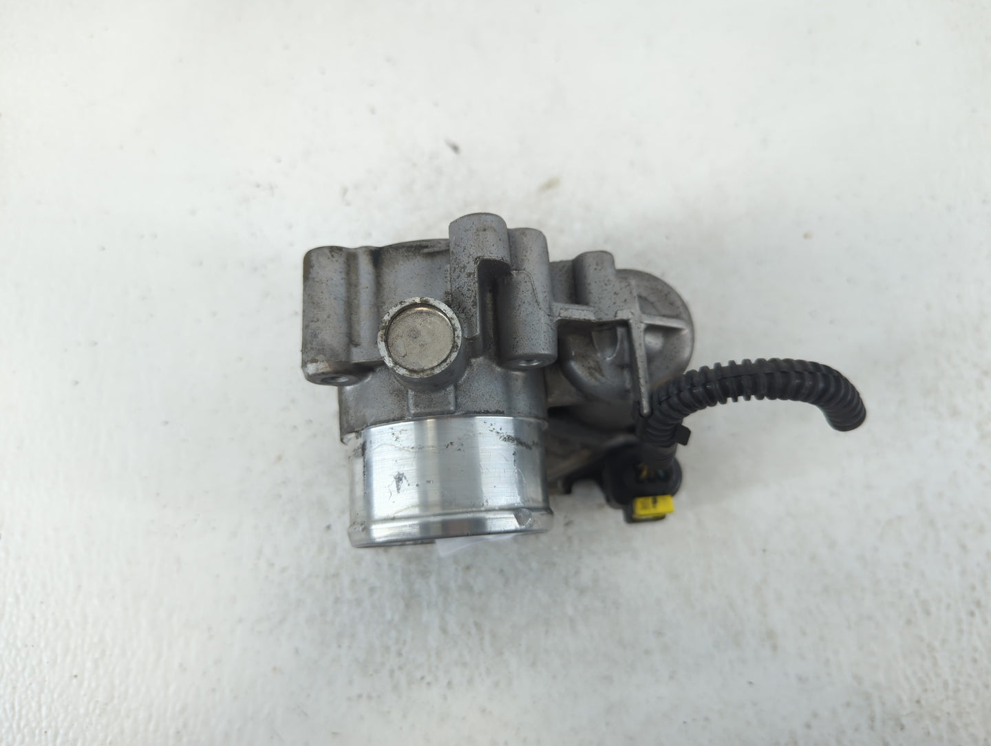 2013-2016 Ford Escape Throttle Body P/N:7S7G-9F991-CA Fits Fits 2013 2014 2015 2016 2017 2018 2019 OEM Used Auto Parts - Oem