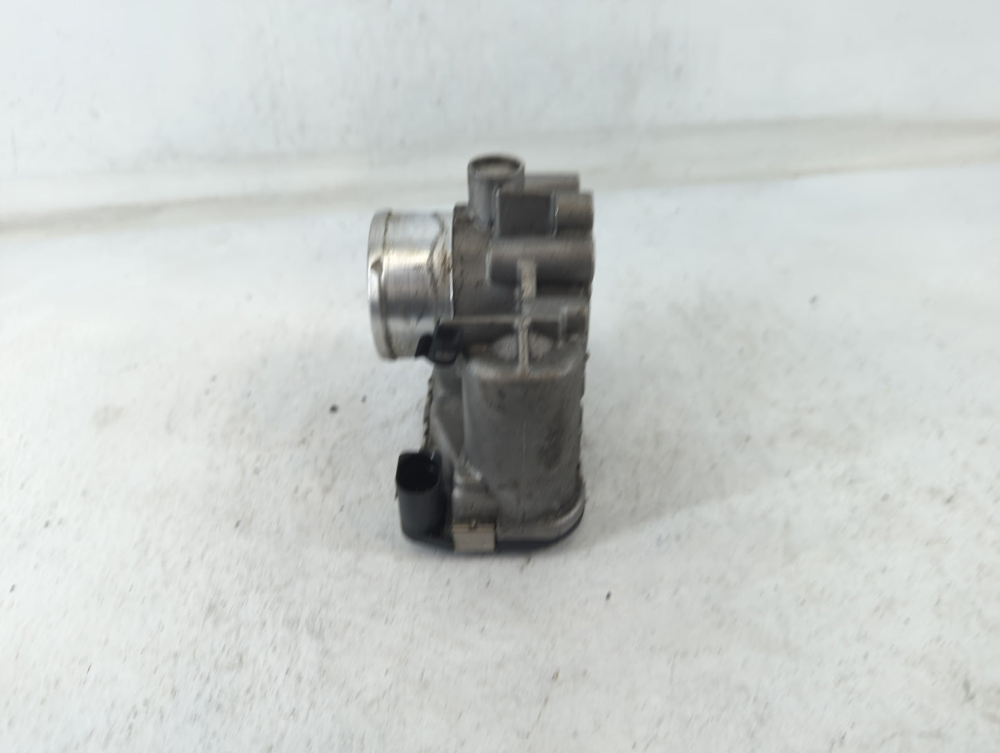 2013-2016 Ford Escape Throttle Body P/N:7S7G-9F991-CA Fits Fits 2013 2014 2015 2016 2017 2018 2019 OEM Used Auto Parts - Oem