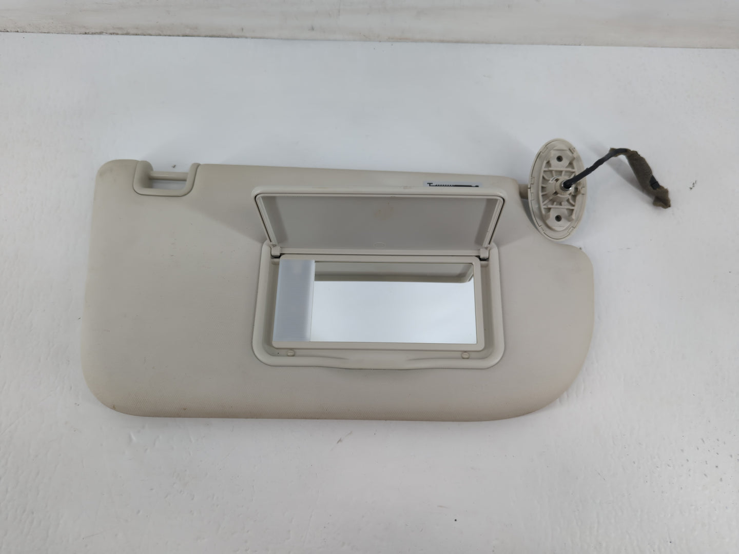 2013-2019 Ford Escape Sun Visor Shade Replacement Passenger Right Mirror Fits Fits 2013 2014 2015 2016 2017 2018 2019 OEM Us