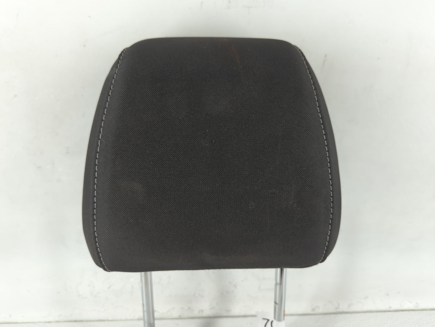 2016-2019 Ford Escape Headrest Head Rest Front Driver Passenger Seat Fits Fits 2016 2017 2018 2019 OEM Used Auto Parts - Oem