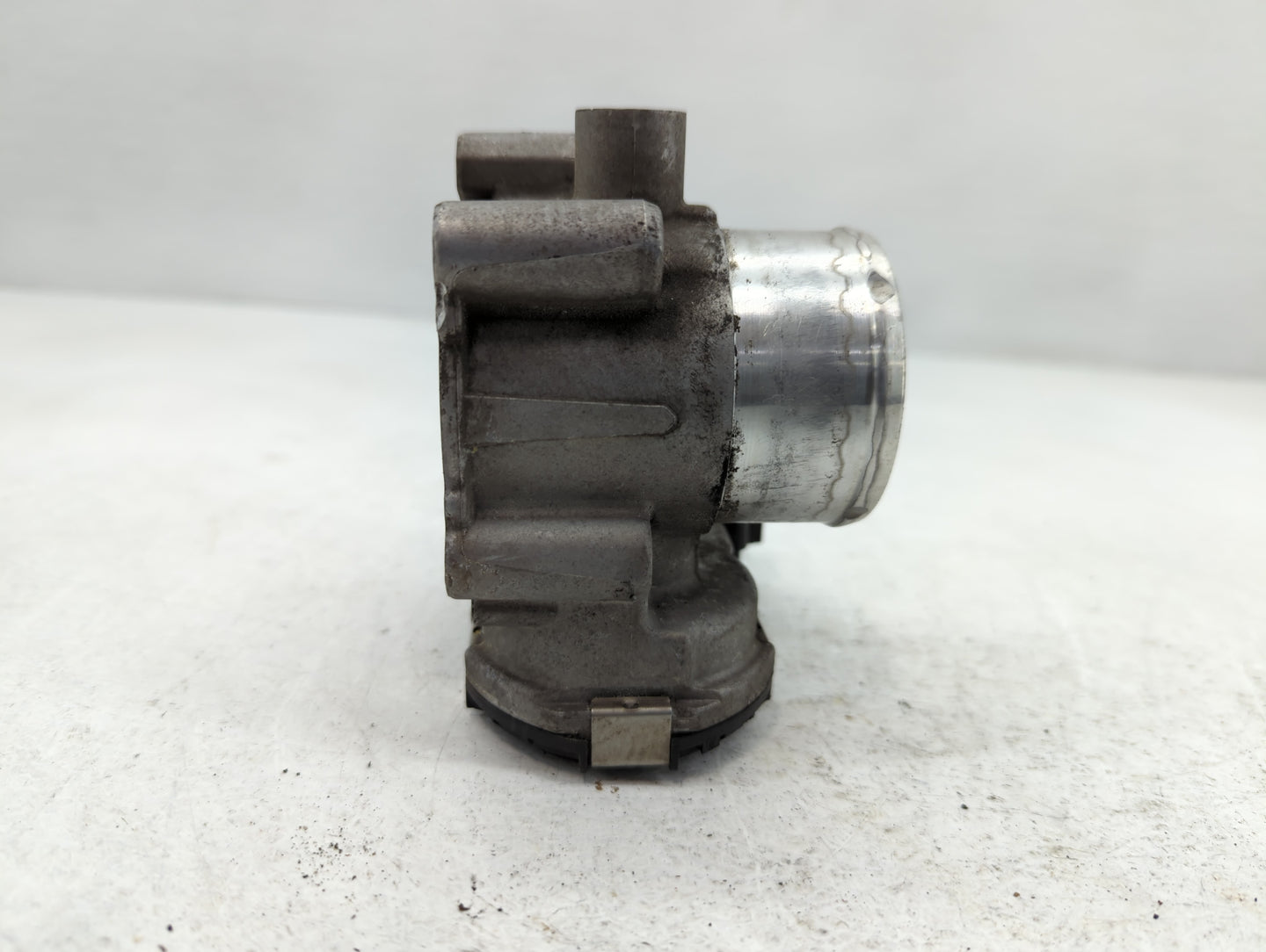 2013-2016 Ford Escape Throttle Body P/N:7S7G-9F991-CA Fits Fits 2013 2014 2015 2016 2017 2018 2019 OEM Used Auto Parts - Oem