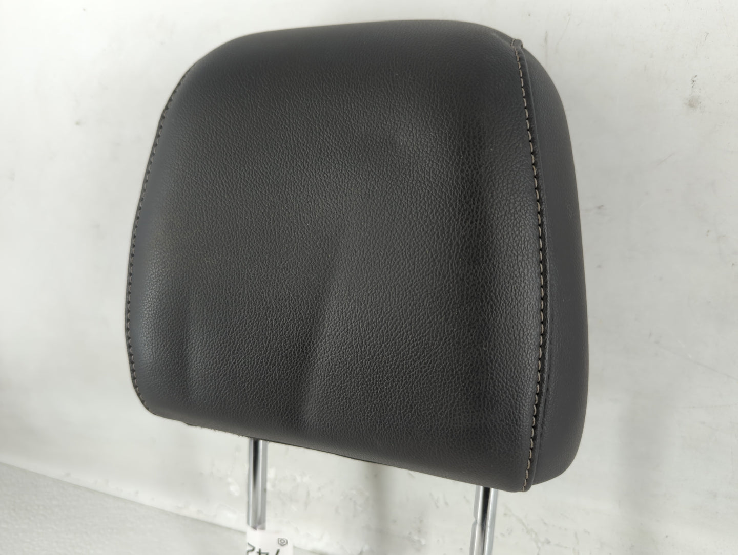2016 Ford Escape Headrest Head Rest Front Driver Passenger Seat Fits OEM Used Auto Parts - Oemusedautoparts1.com