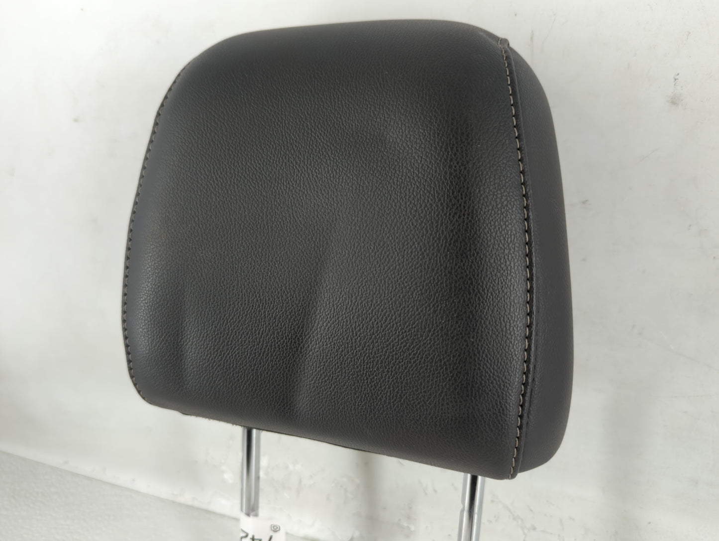 2016 Ford Escape Headrest Head Rest Front Driver Passenger Seat Fits OEM Used Auto Parts - Oemusedautoparts1.com