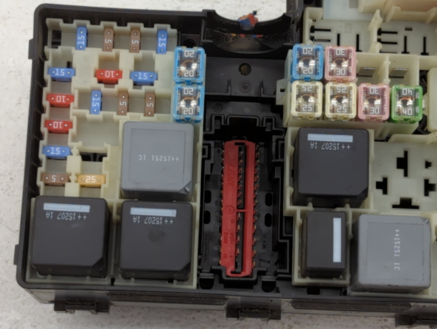 2013-2016 Ford Escape Fusebox Fuse Box Panel Relay Module P/N:19197 000 001 21090 000 001 Fits Fits 2013 2014 2015 2016 OEM 