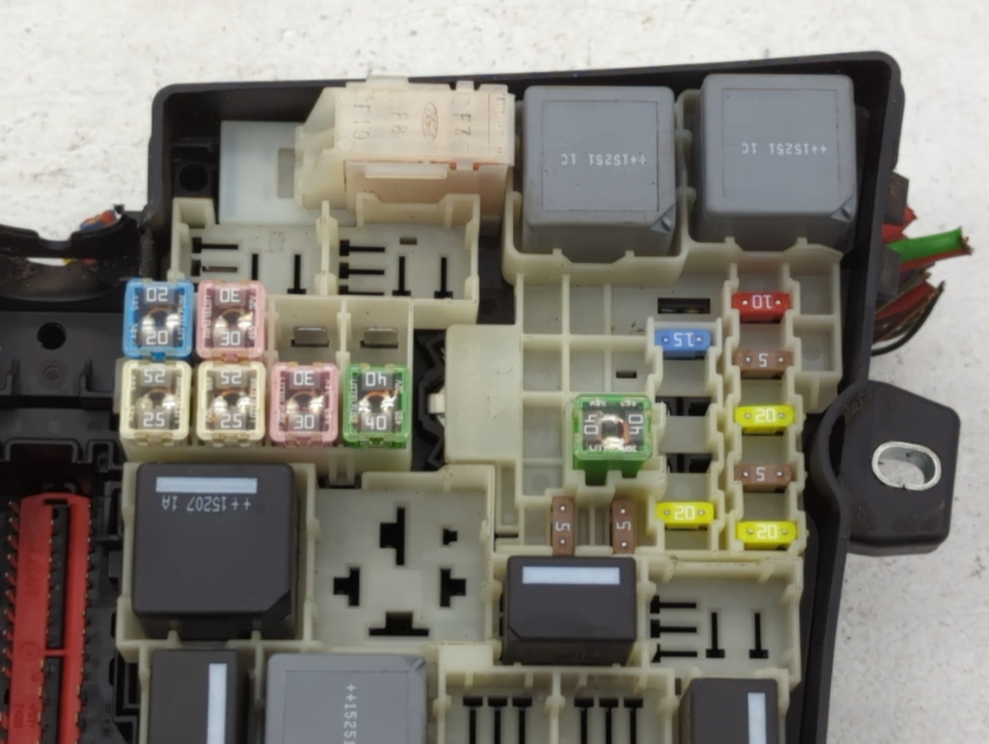 2013-2016 Ford Escape Fusebox Fuse Box Panel Relay Module P/N:19197 000 001 21090 000 001 Fits Fits 2013 2014 2015 2016 OEM 