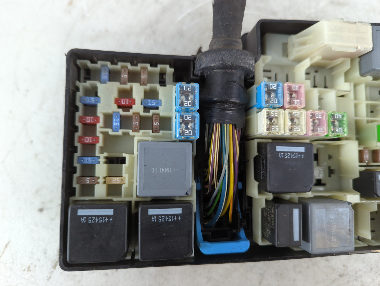 2013-2016 Ford Escape Fusebox Fuse Box Panel Relay Module P/N:E02345500 AV6T-14A067-AD Fits Fits 2013 2014 2015 2016 OEM Use