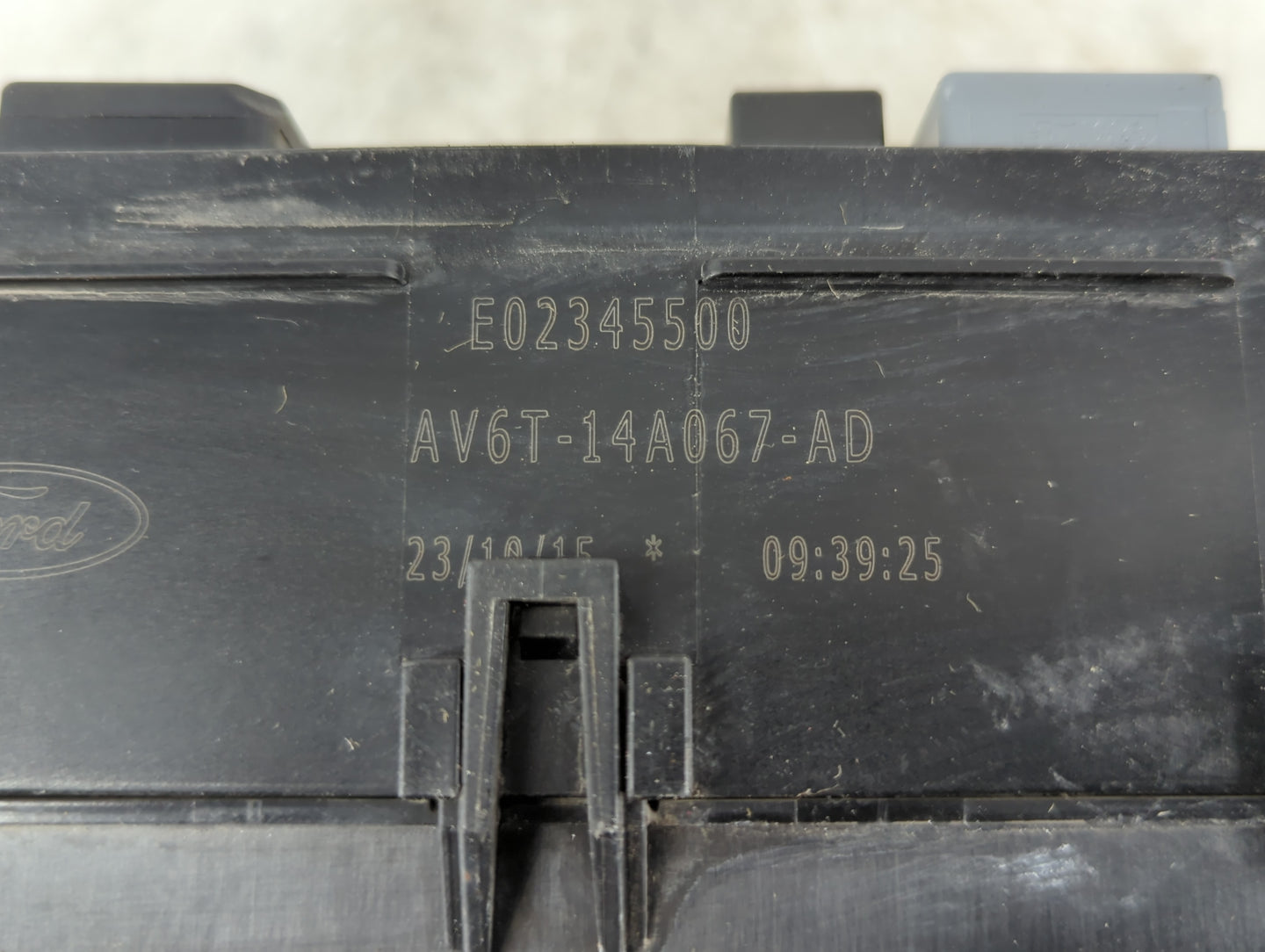 2013-2016 Ford Escape Fusebox Fuse Box Panel Relay Module P/N:E02345500 AV6T-14A067-AD Fits Fits 2013 2014 2015 2016 OEM Use