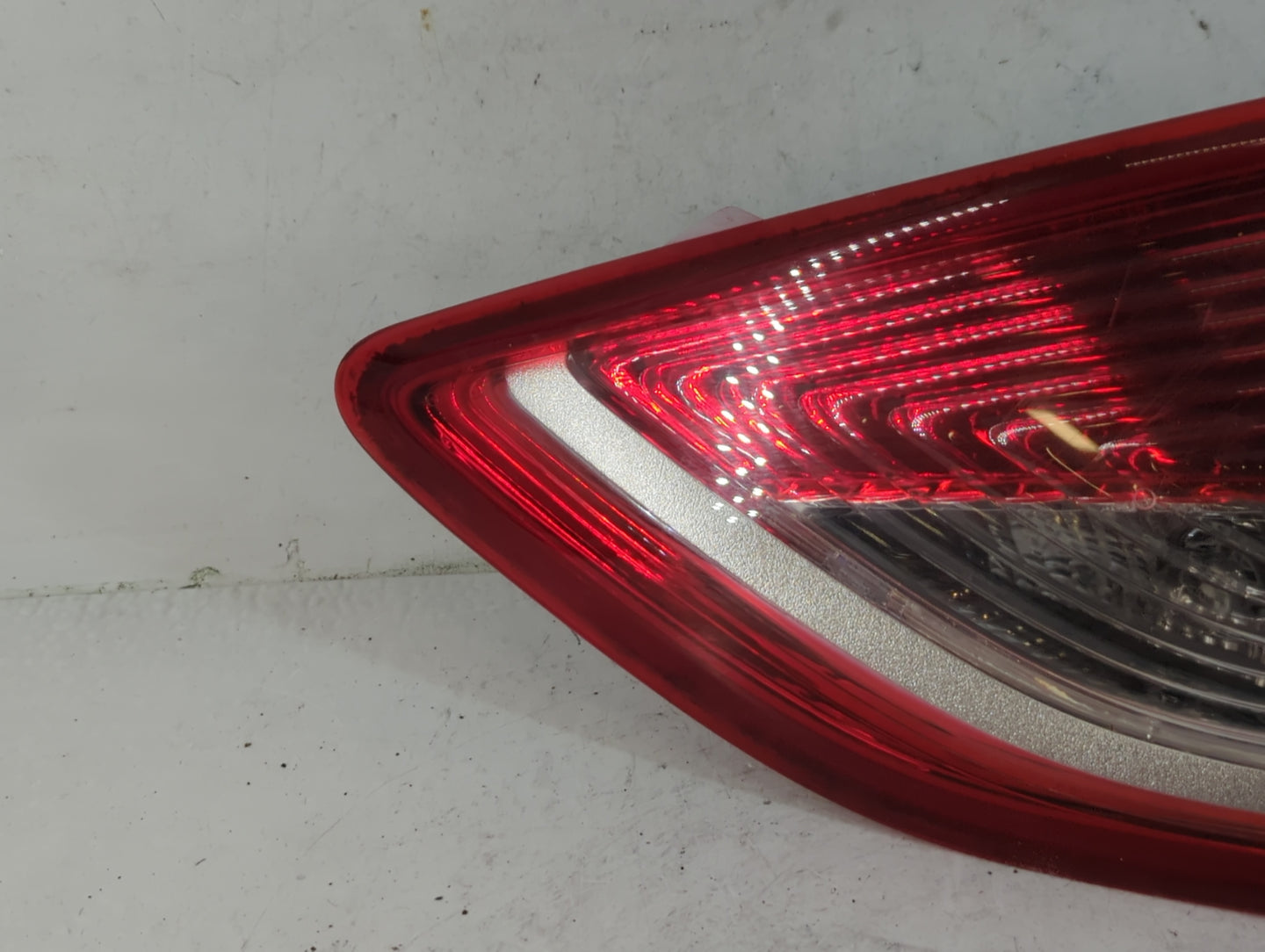 2013-2016 Ford Escape Tail Light Assembly Passenger Right OEM P/N:CJ54-13A602-A Fits Fits 2013 2014 2015 2016 OEM Used Auto 