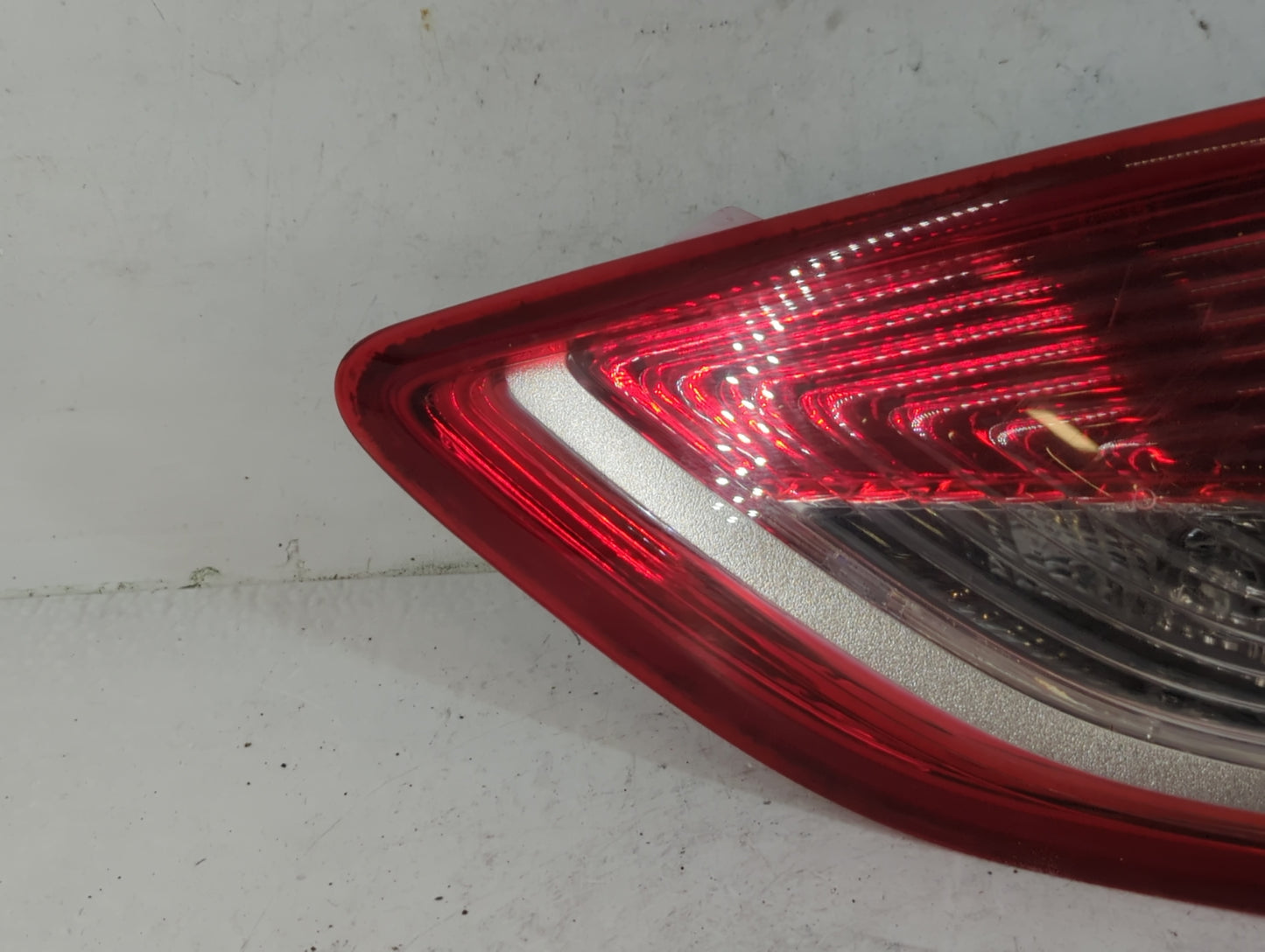 2013-2016 Ford Escape Tail Light Assembly Passenger Right OEM P/N:CJ54-13A602-A Fits Fits 2013 2014 2015 2016 OEM Used Auto 