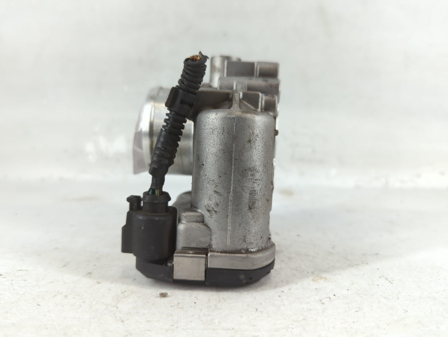 2013-2016 Ford Escape Throttle Body P/N:7S7G-9F991-CA Fits Fits 2012 2013 2014 2015 2016 2017 OEM Used Auto Parts - Oemuseda