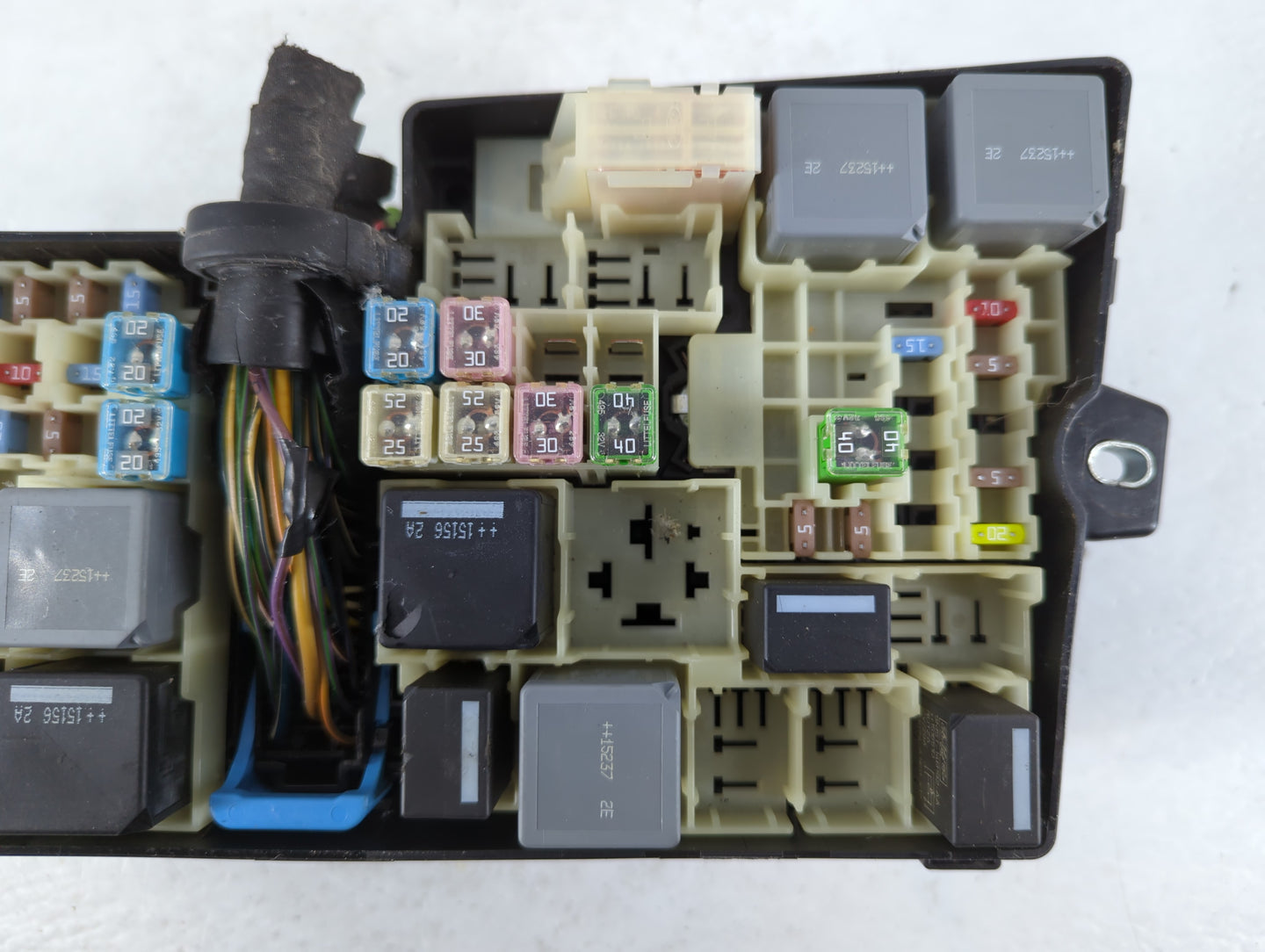 2013-2016 Ford Escape Fusebox Fuse Box Panel Relay Module P/N:E02345500 AV6T-14A067-AD Fits Fits 2013 2014 2015 2016 OEM Use