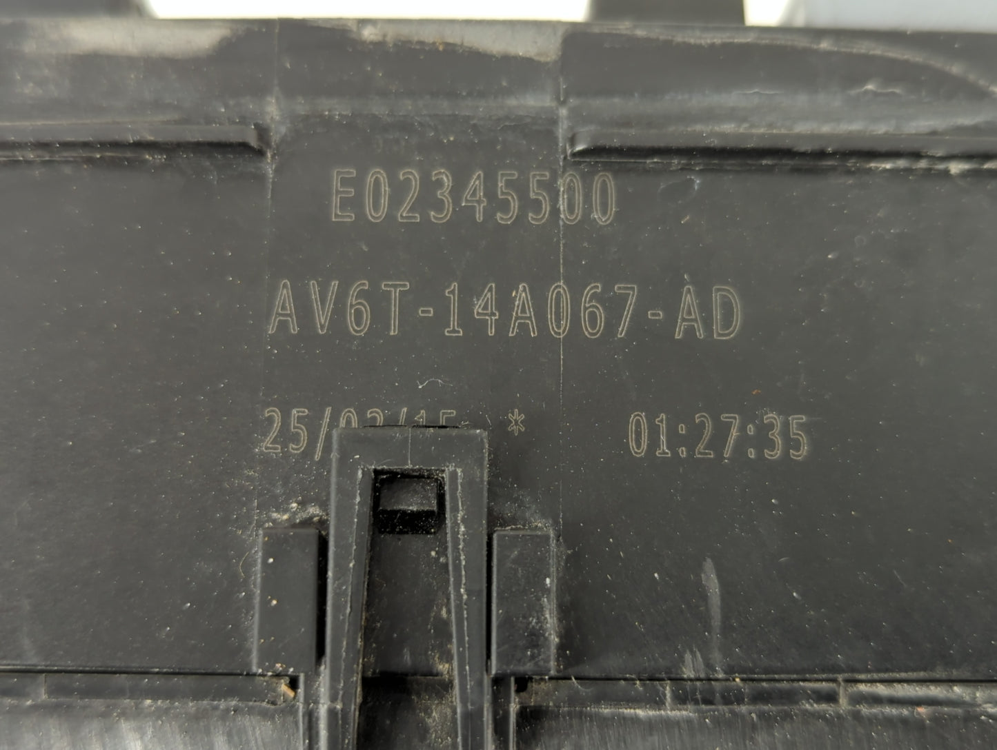 2013-2016 Ford Escape Fusebox Fuse Box Panel Relay Module P/N:E02345500 AV6T-14A067-AD Fits Fits 2013 2014 2015 2016 OEM Use