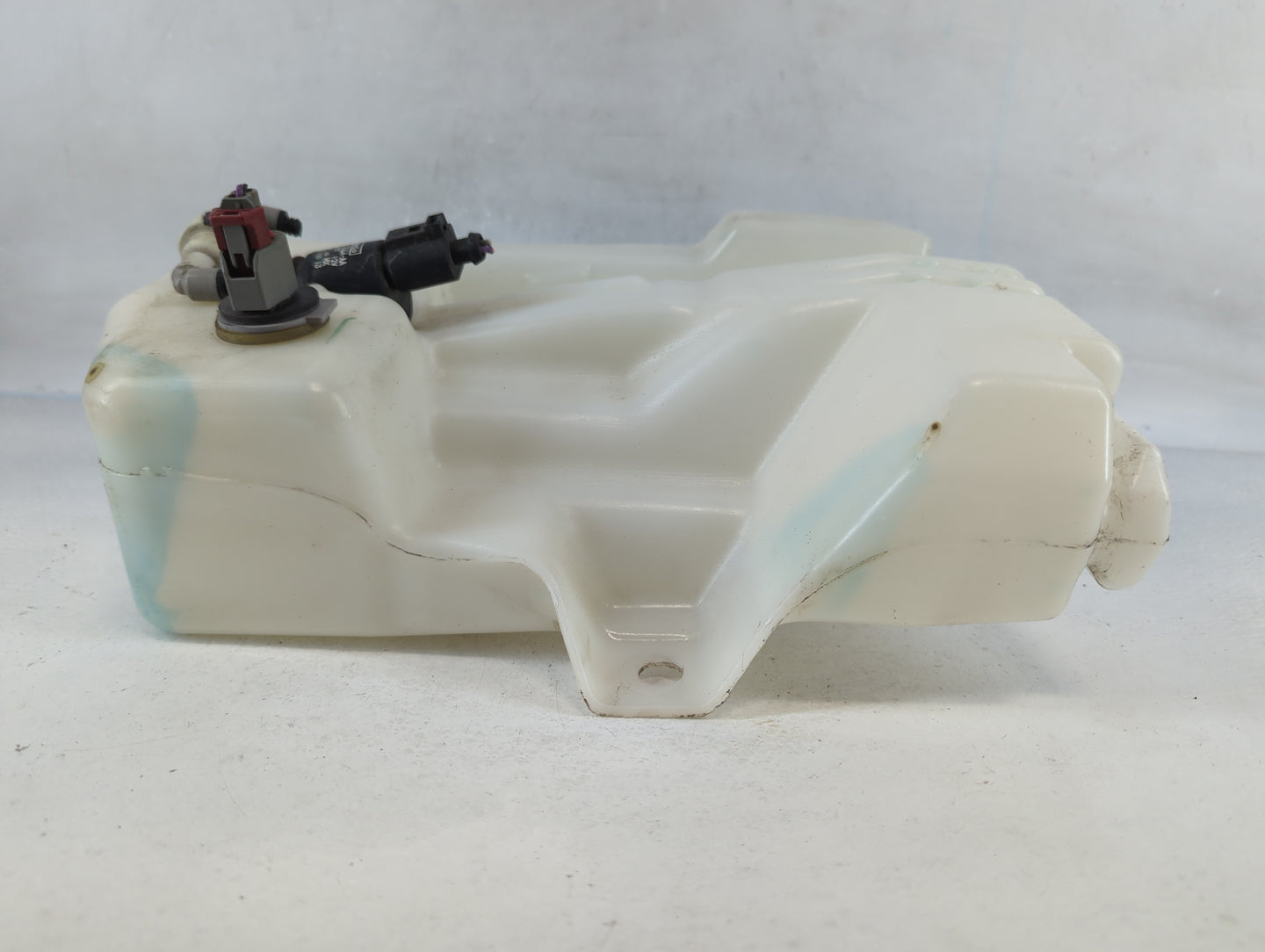 2015-2019 Ford Escape Windshield Washer Fluid Reservoir Bottle Oem - Oemusedautoparts1.com