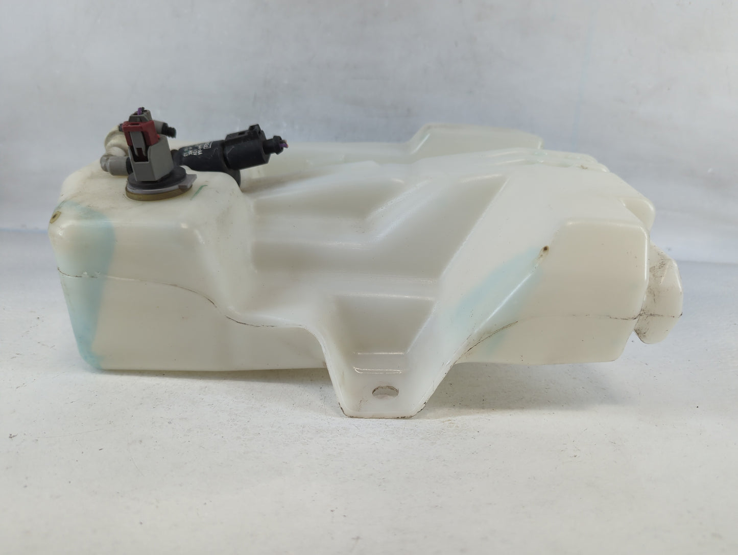 2015-2019 Ford Escape Windshield Washer Fluid Reservoir Bottle Oem - Oemusedautoparts1.com