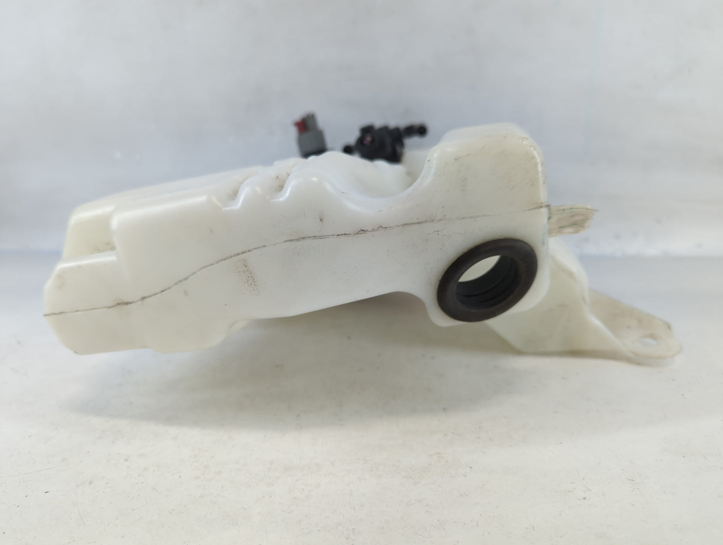 2015-2019 Ford Escape Windshield Washer Fluid Reservoir Bottle Oem - Oemusedautoparts1.com