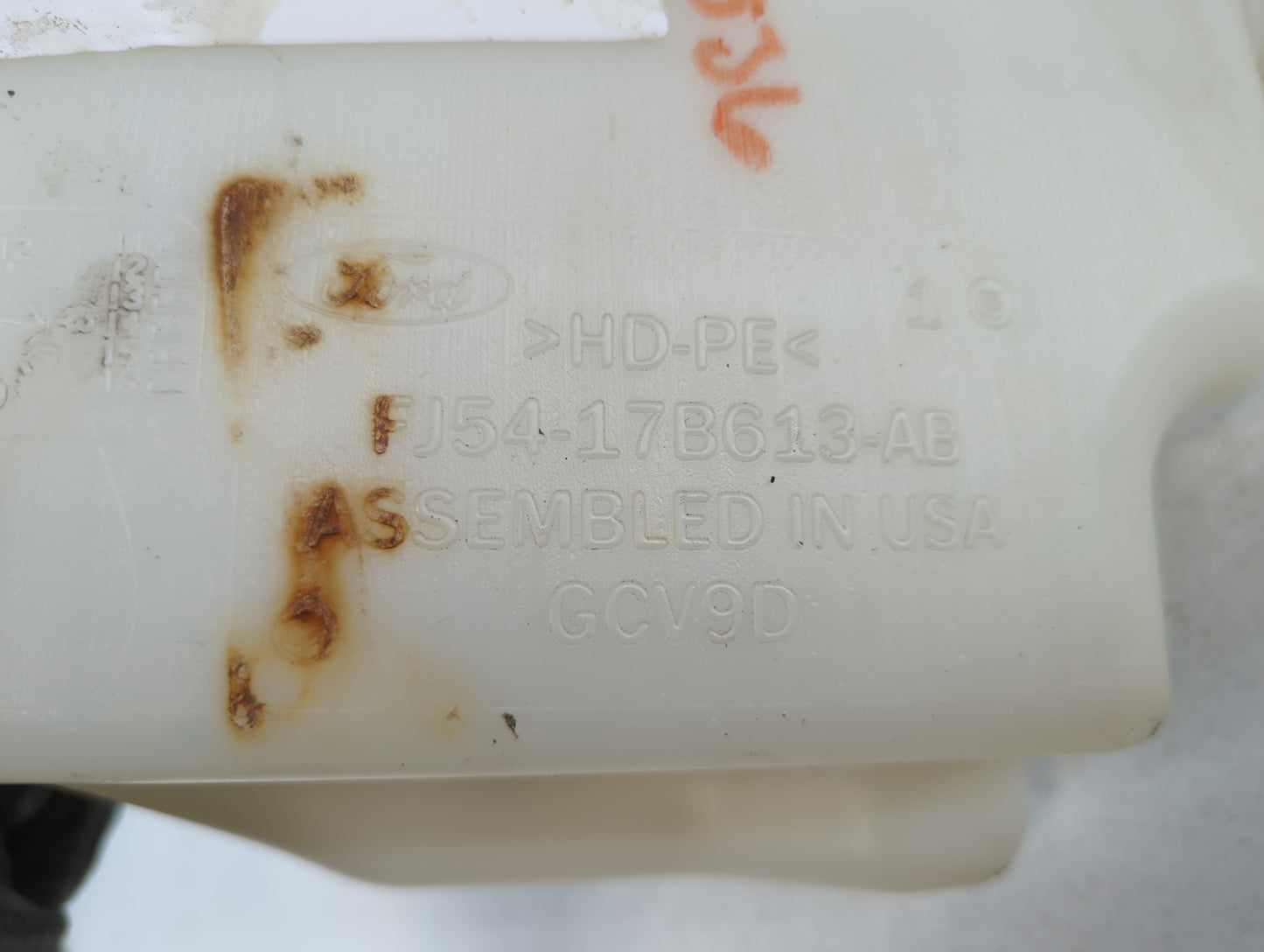 2015-2019 Ford Escape Windshield Washer Fluid Reservoir Bottle Oem - Oemusedautoparts1.com