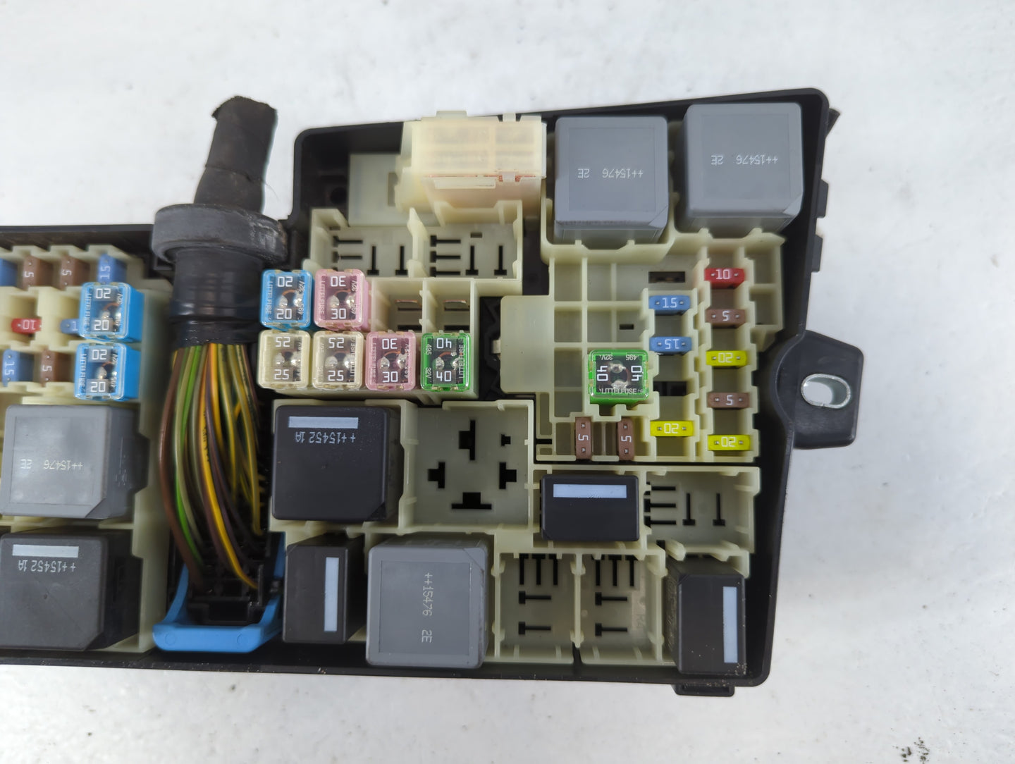 2013-2016 Ford Escape Fusebox Fuse Box Panel Relay Module P/N:E02345500 AV6T-14A067-AD Fits Fits 2013 2014 2015 2016 OEM Use