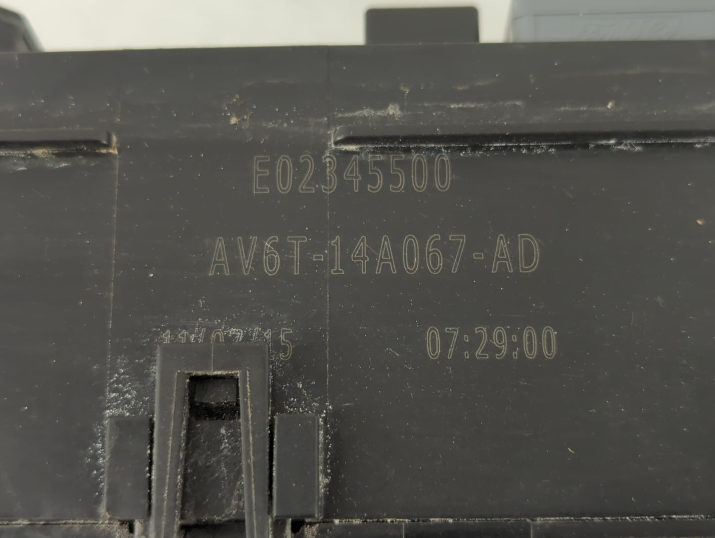 2013-2016 Ford Escape Fusebox Fuse Box Panel Relay Module P/N:E02345500 AV6T-14A067-AD Fits Fits 2013 2014 2015 2016 OEM Use