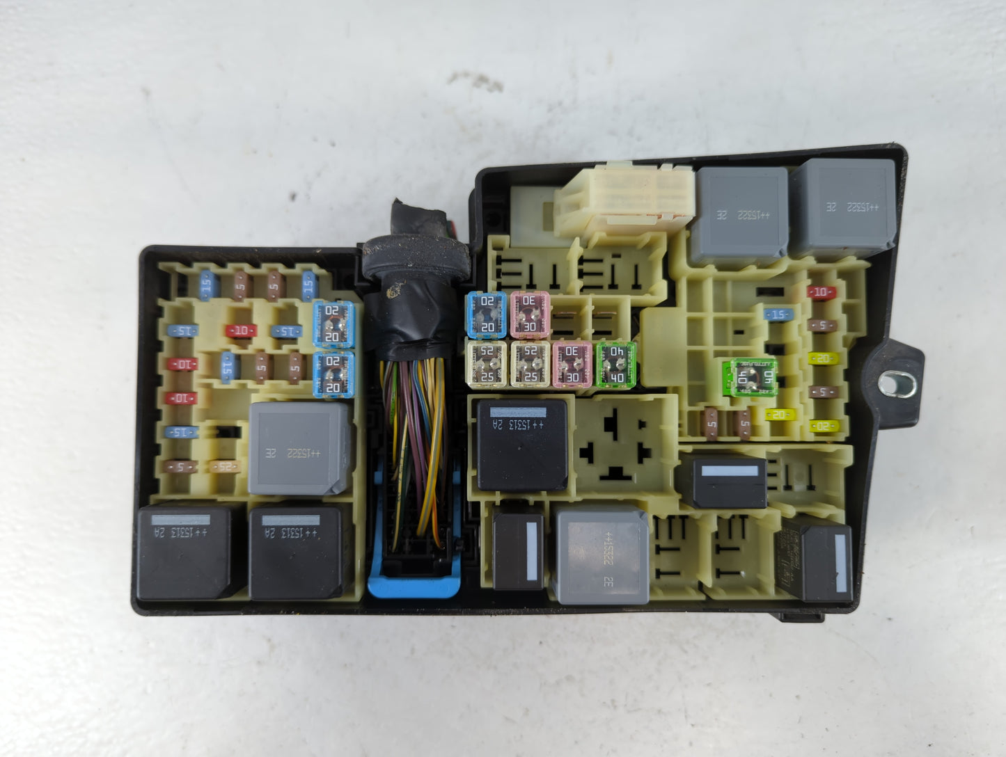 2013-2016 Ford Escape Fusebox Fuse Box Panel Relay Module P/N:E02345500 AV6T-14A067-AD Fits Fits 2013 2014 2015 2016 OEM Use