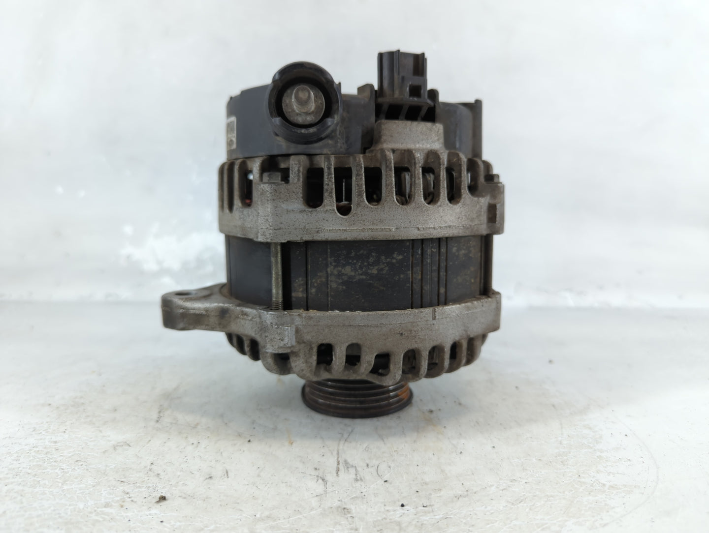 2016 Ford Expedition Alternator Replacement Generator Charging Assembly Engine OEM P/N:FL1T-10300-AB Fits OEM Used Auto Part