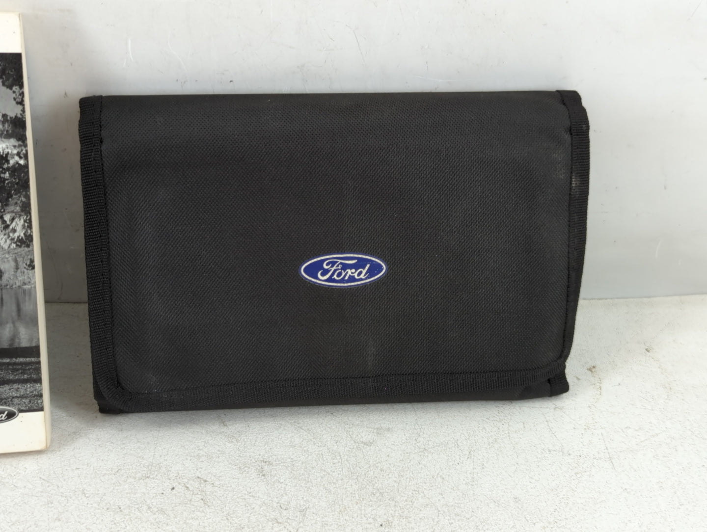 2016 Ford Expedition Owners Manual Book Guide P/N:GL1J 19A321 AA OEM Used Auto Parts - Oemusedautoparts1.com