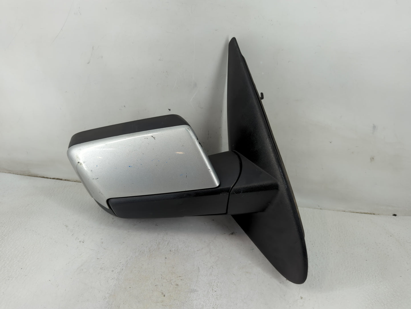 2016 Ford Expedition Passenger Side View Mirror - Right Door Mirror OEM Used - Oemusedautoparts1.com