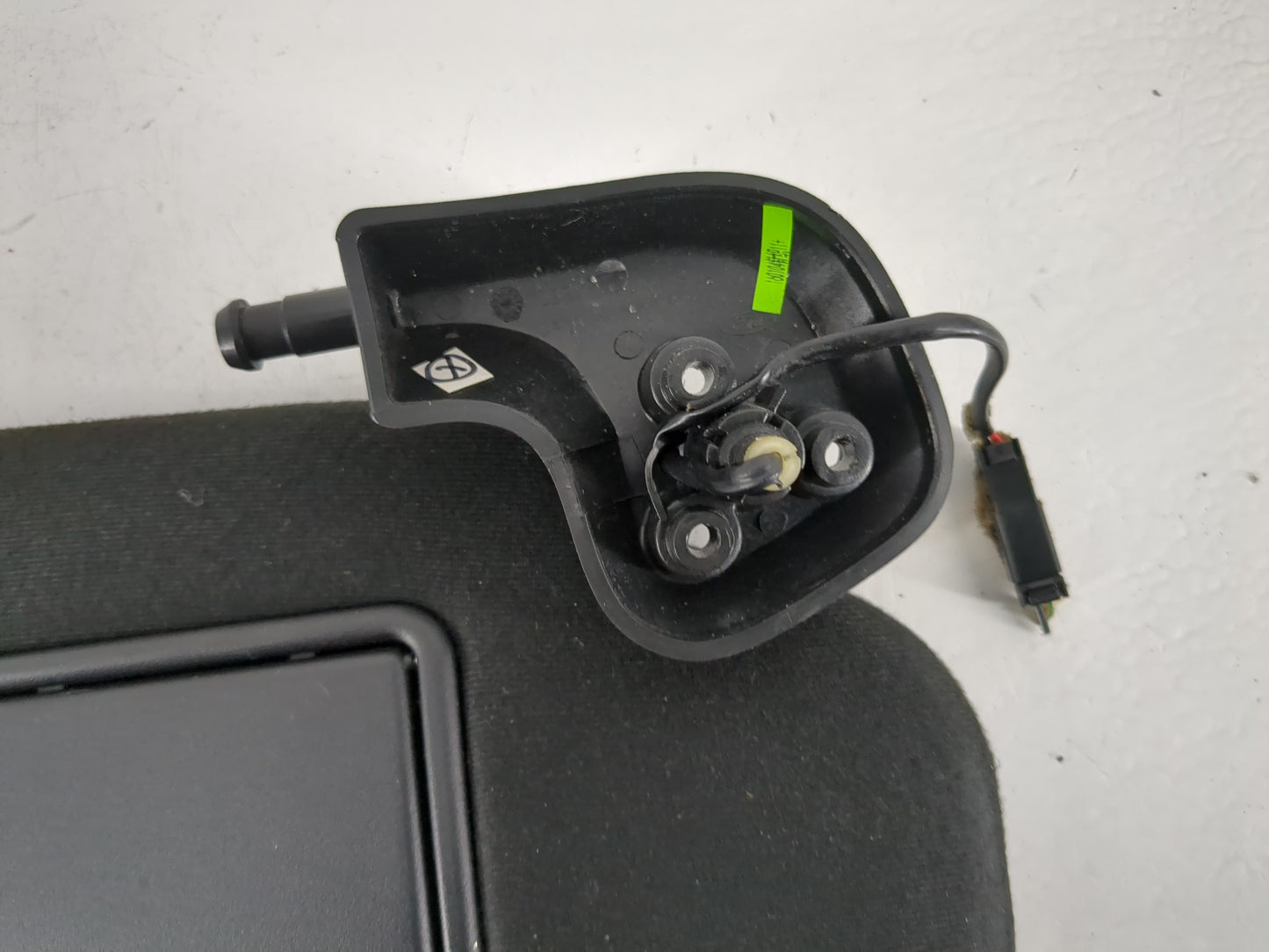 2016 Ford Expedition Sun Visor Shade Replacement Passenger Right Mirror Fits OEM Used Auto Parts - Oemusedautoparts1.com