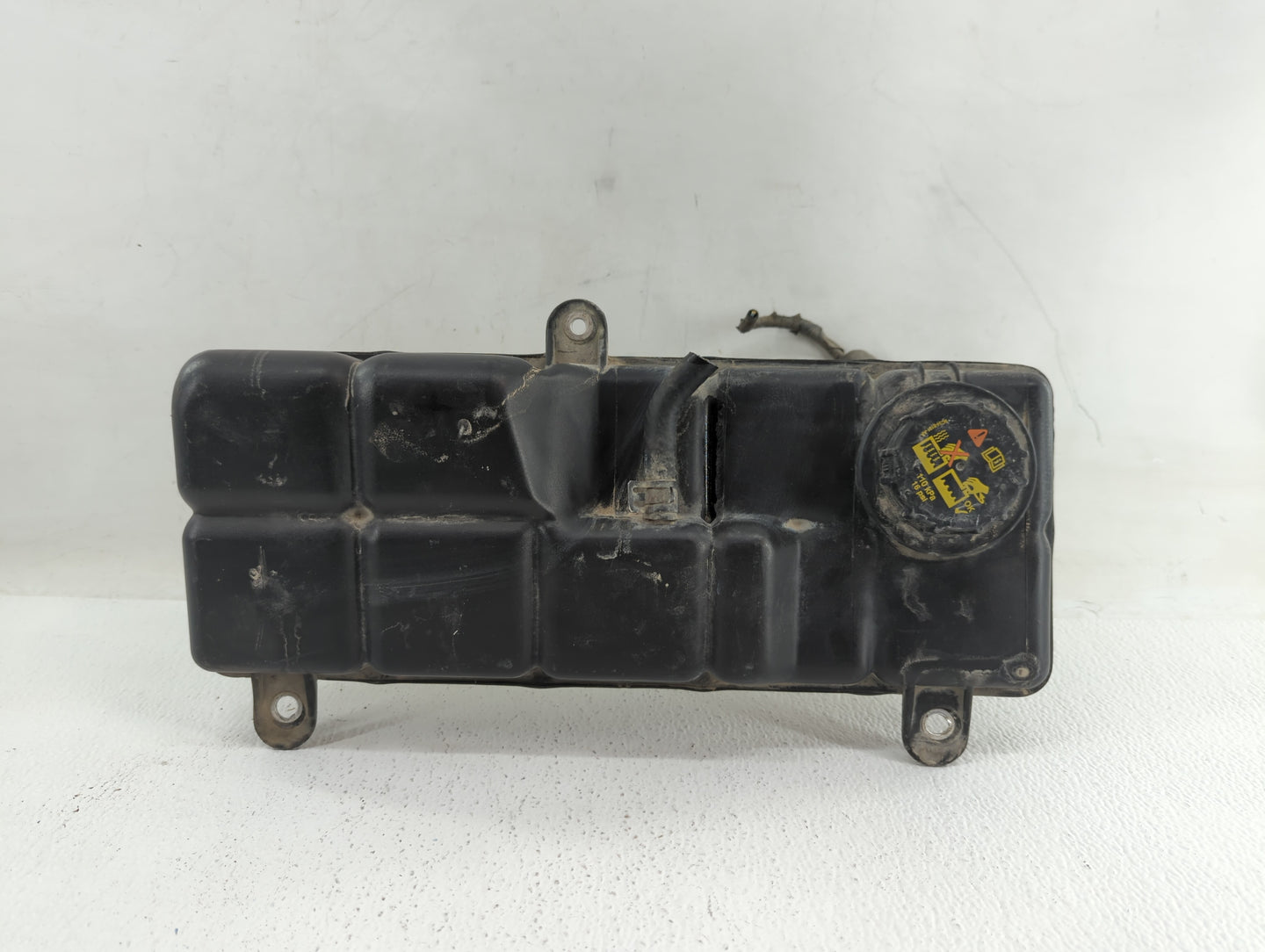 2016 Ford Expedition Radiator Coolant Overflow Expansion Tank Bottle - Oemusedautoparts1.com