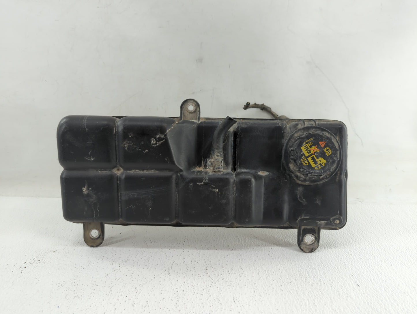 2016 Ford Expedition Radiator Coolant Overflow Expansion Tank Bottle - Oemusedautoparts1.com