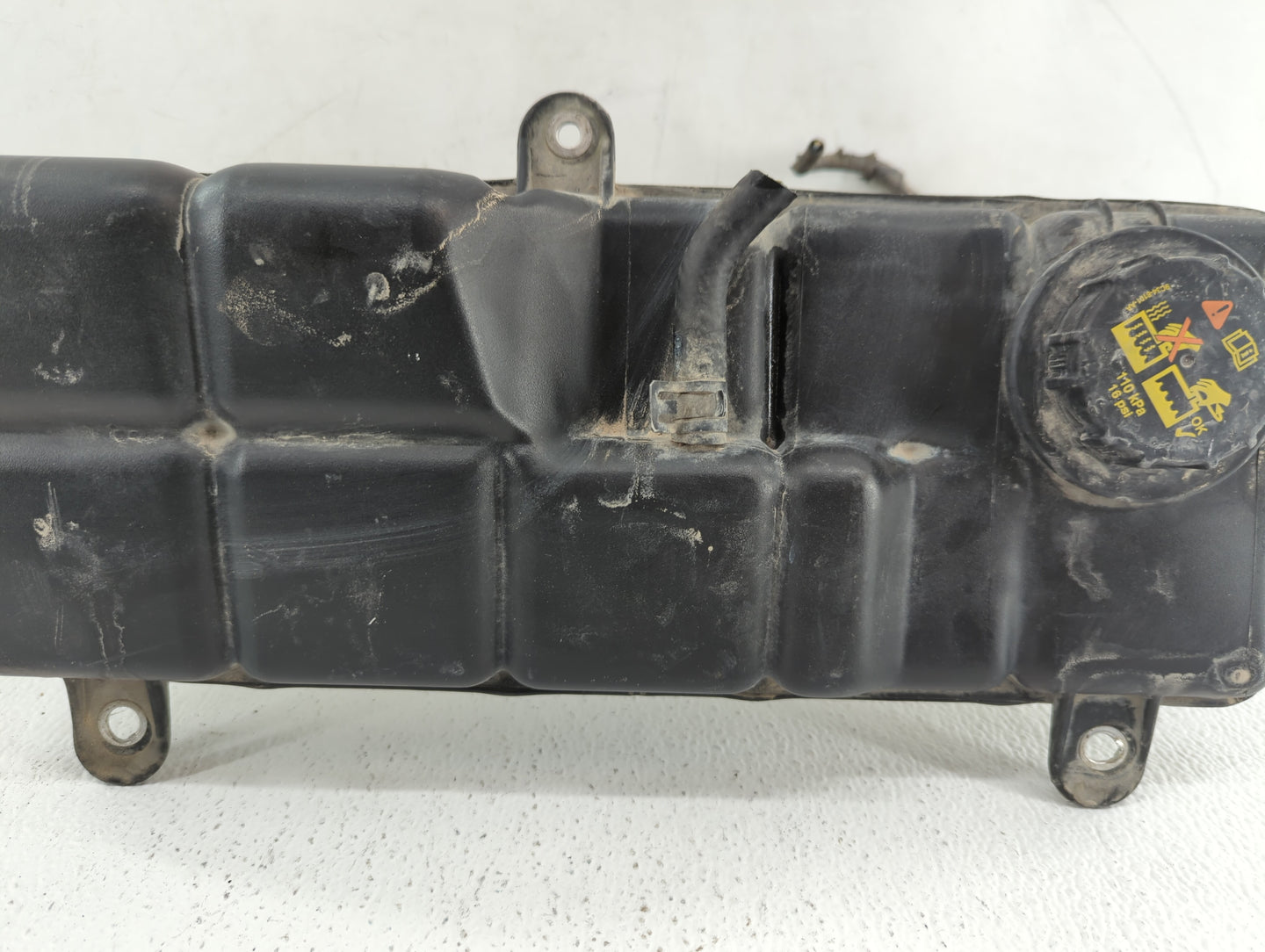 2016 Ford Expedition Radiator Coolant Overflow Expansion Tank Bottle - Oemusedautoparts1.com