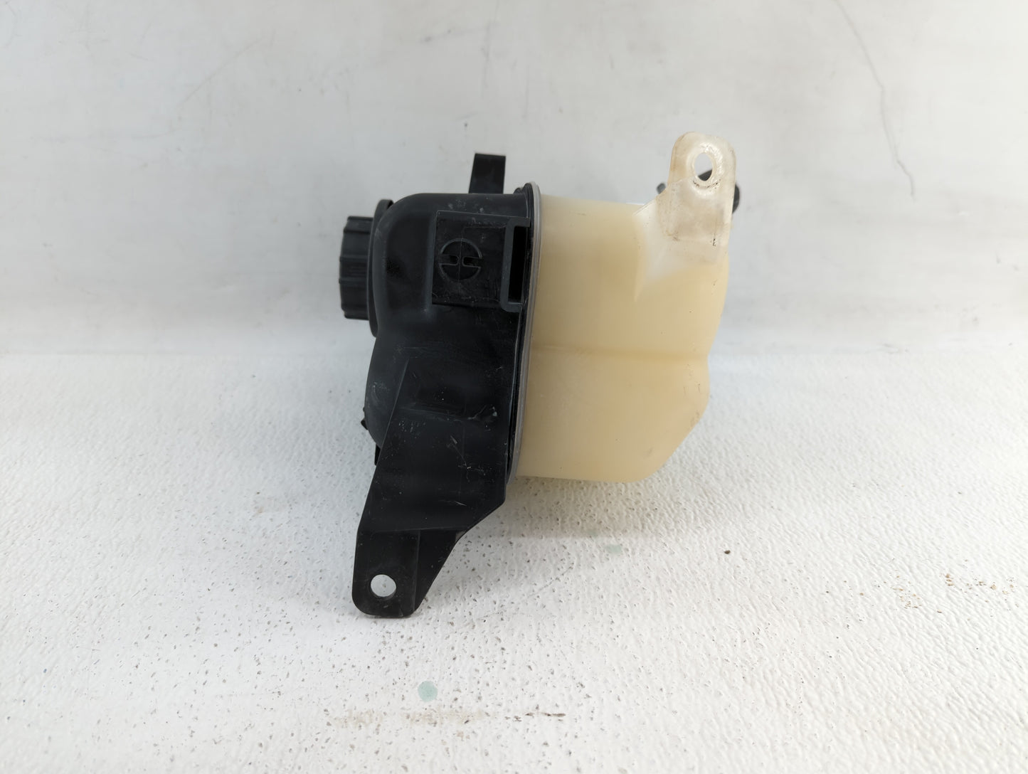 2016 Ford Expedition Radiator Coolant Overflow Expansion Tank Bottle - Oemusedautoparts1.com