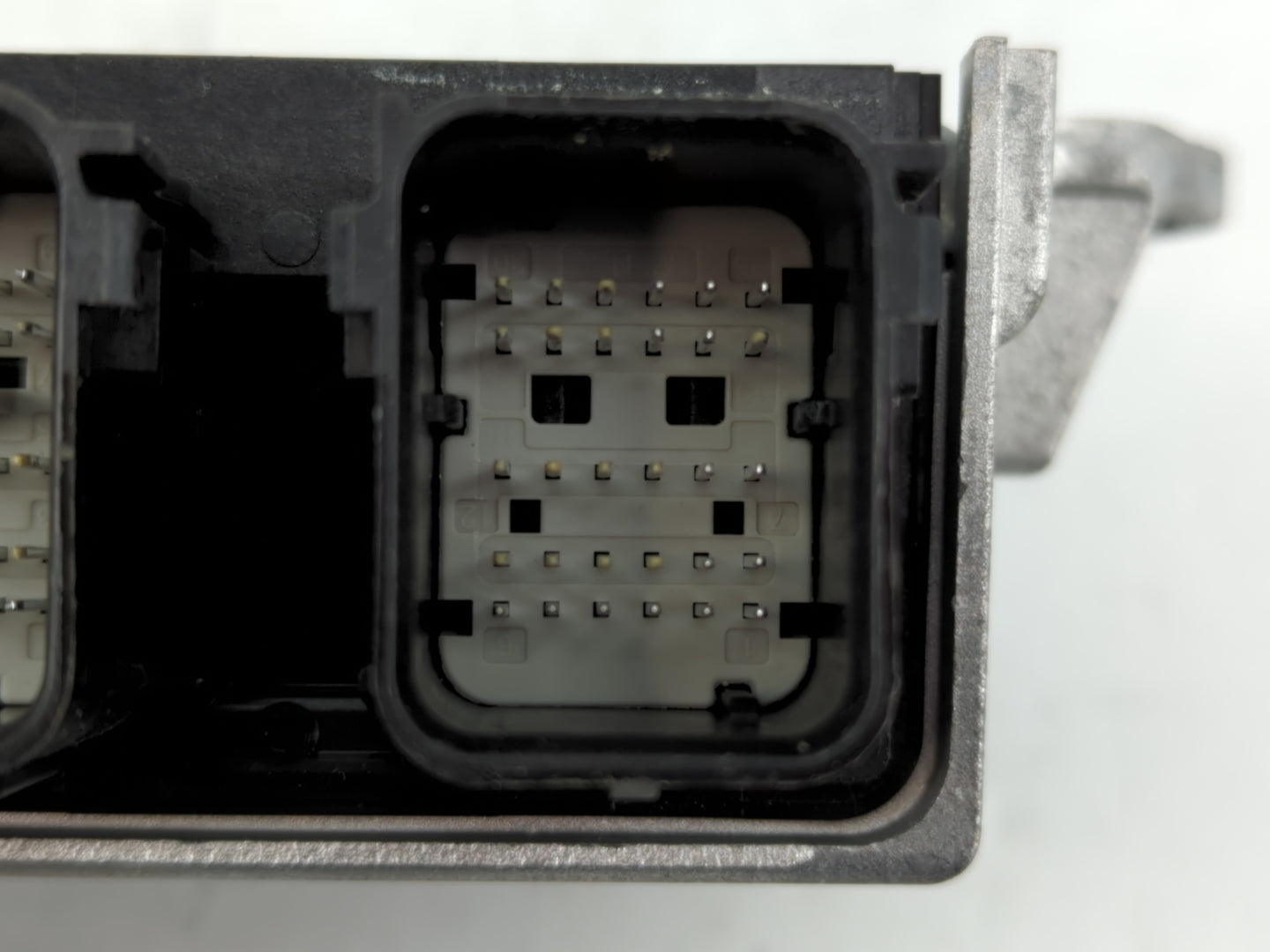 Ford Expedition Chassis Control Module Ccm Bcm Body Control Fl1t-14b21-bb - Oemusedautoparts1.com