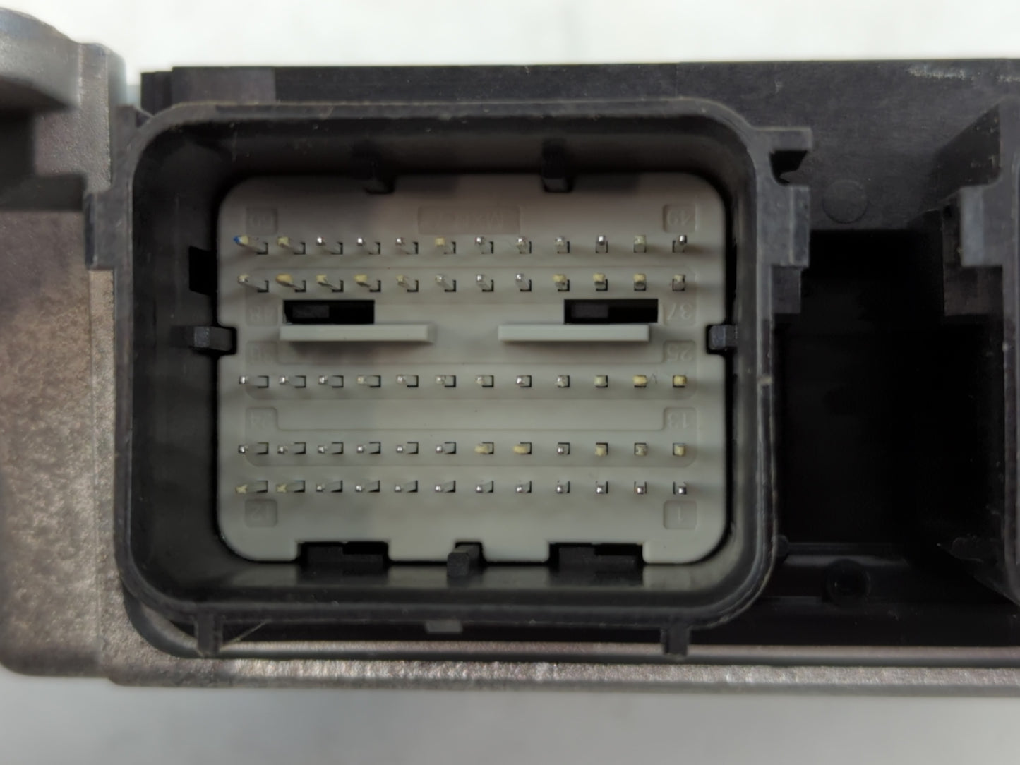 Ford Expedition Chassis Control Module Ccm Bcm Body Control Fl1t-14b21-bb - Oemusedautoparts1.com