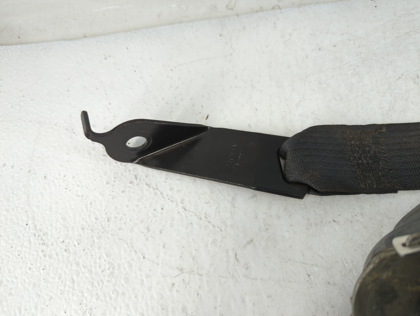 2016 Ford Expedition Passenger Front Seatbelt Buckle - Oemusedautoparts1.com