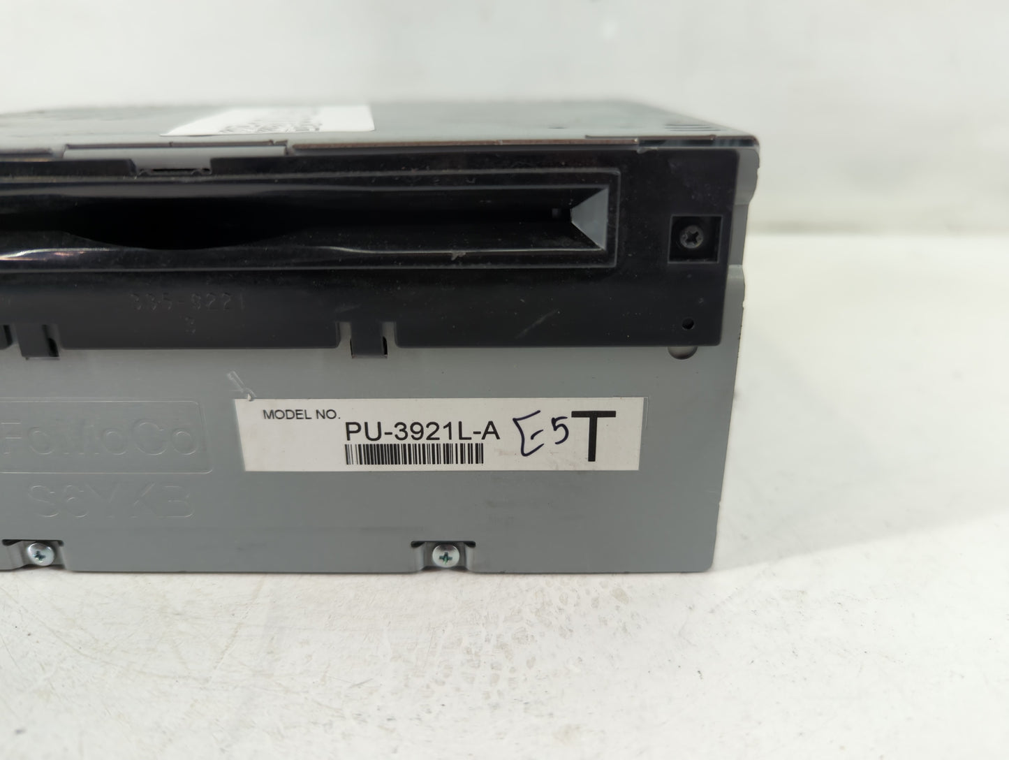2016-2017 Ford Explorer Radio AM FM Cd Player Receiver Replacement P/N:GB5T-19C107-AF Fits Fits 2016 2017 OEM Used Auto Part