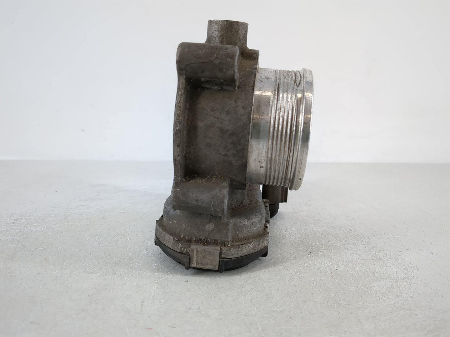 2016-2019 Ford Explorer Throttle Body P/N:DS7E-9F991-BB Fits Fits 2014 2015 2016 2017 2018 2019 2020 2021 2022 OEM Used Auto