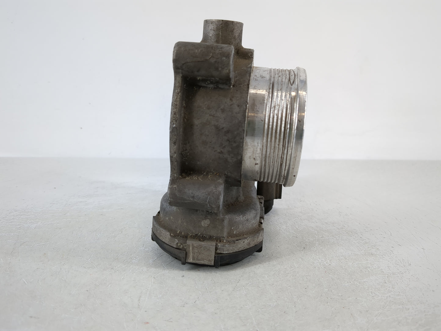 2016-2019 Ford Explorer Throttle Body P/N:DS7E-9F991-BB Fits Fits 2014 2015 2016 2017 2018 2019 2020 2021 2022 OEM Used Auto