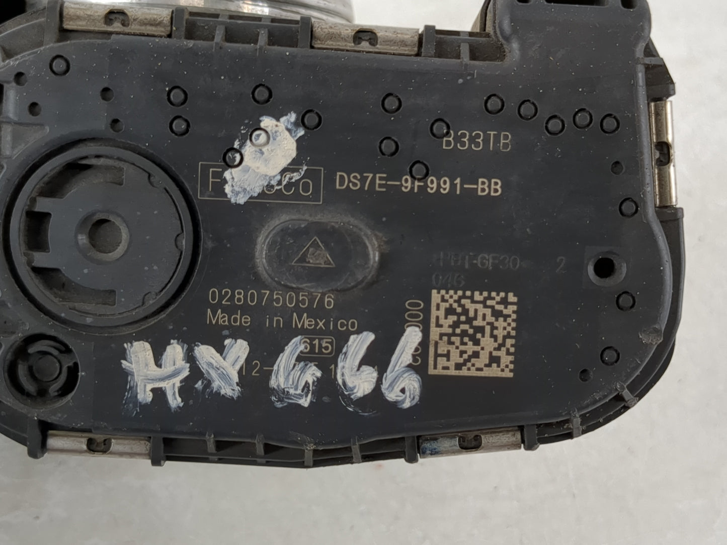 2016-2019 Ford Explorer Throttle Body P/N:DS7E-9F991-BB Fits Fits 2014 2015 2016 2017 2018 2019 2020 2021 2022 OEM Used Auto