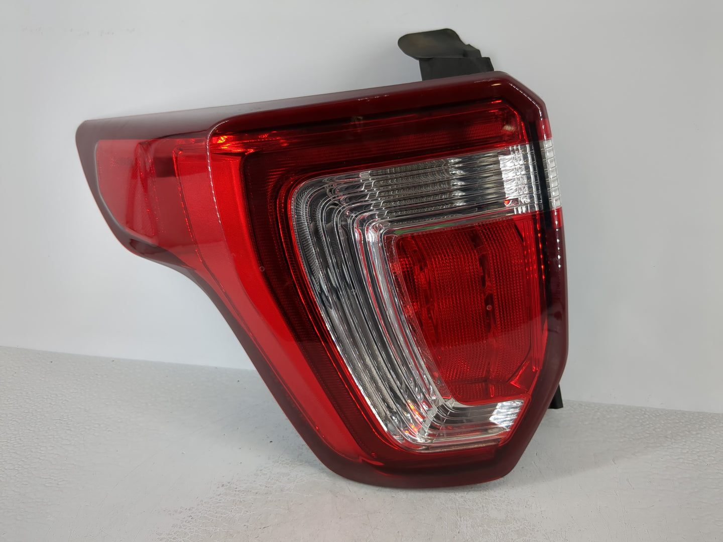 2016 Ford Explorer Tail Light Assembly Driver Left OEM P/N:FB53-13A580-A Fits OEM Used Auto Parts - Oemusedautoparts1.com