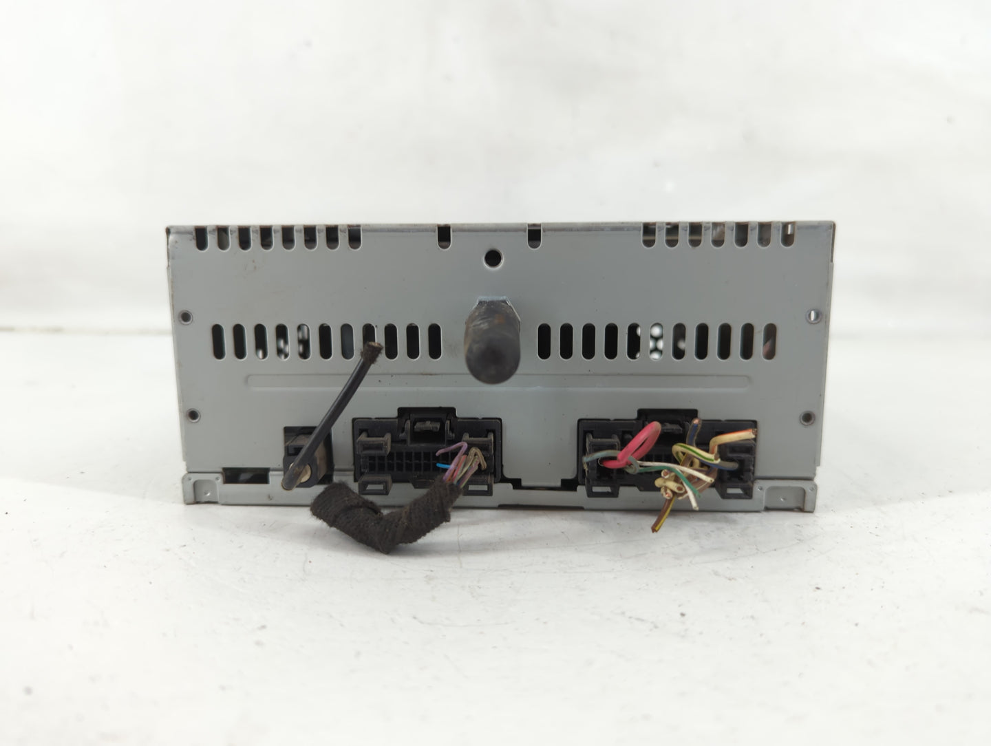 2016-2017 Ford Explorer Radio AM FM Cd Player Receiver Replacement P/N:GB5T-19C107-AF Fits Fits 2016 2017 OEM Used Auto Part