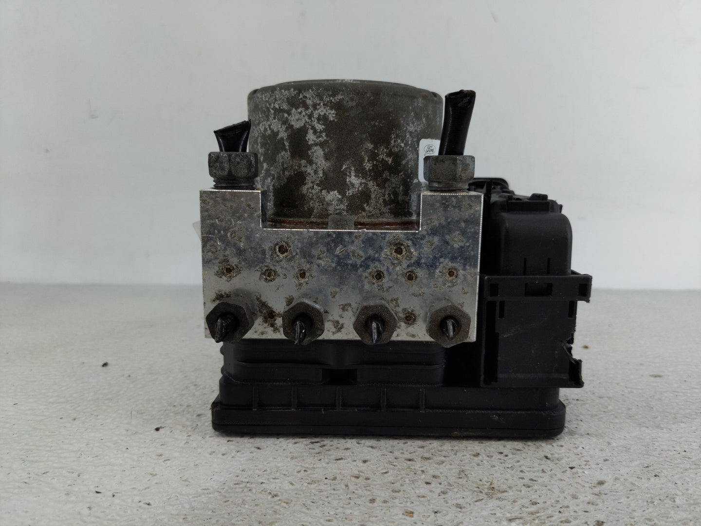 2016 Ford Explorer ABS Pump Control Module Replacement P/N:FB53-2C405-AE Fits OEM Used Auto Parts - Oemusedautoparts1.com