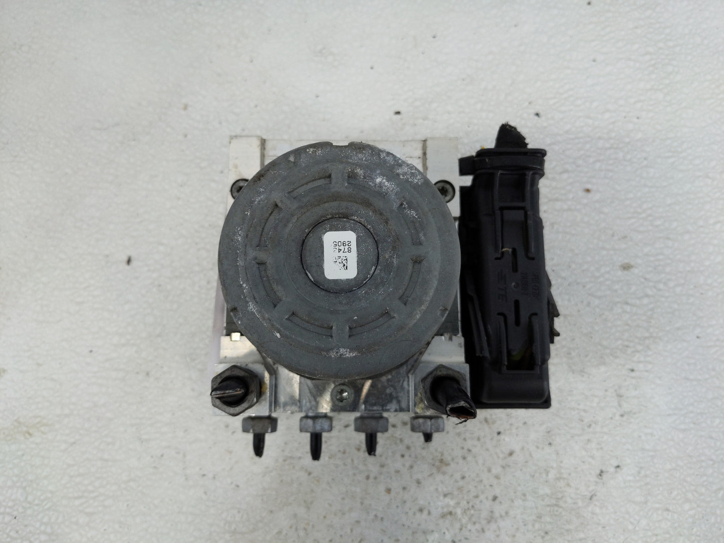 2016 Ford Explorer ABS Pump Control Module Replacement P/N:FB53-2C405-AE Fits OEM Used Auto Parts - Oemusedautoparts1.com