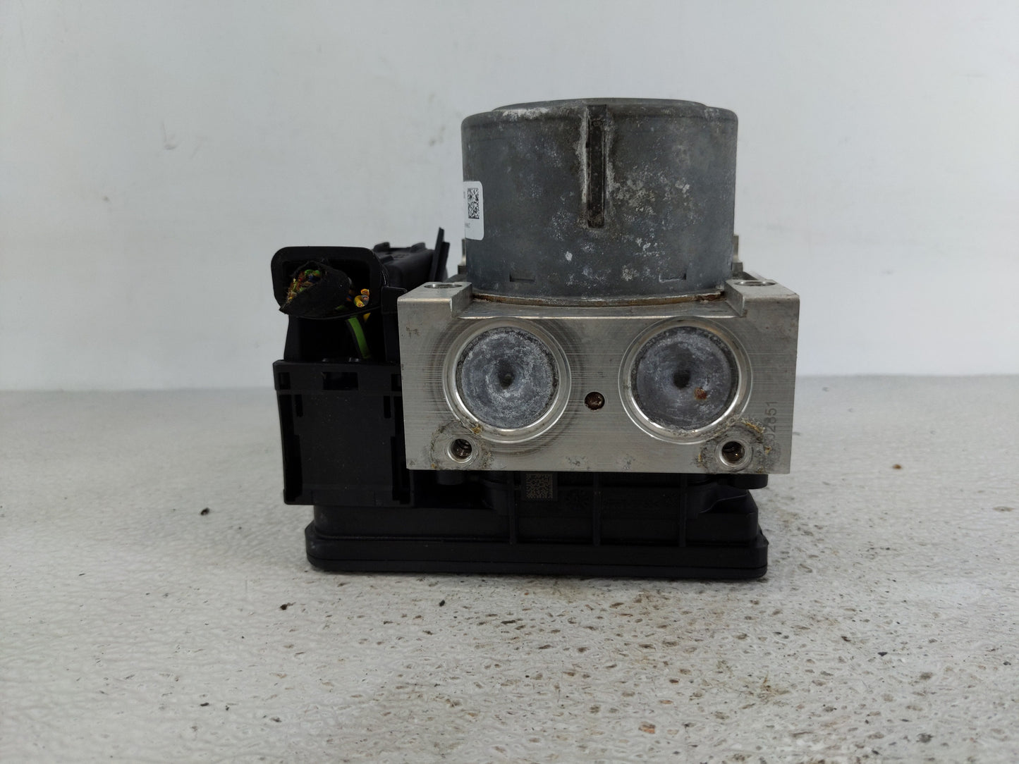 2016 Ford Explorer ABS Pump Control Module Replacement P/N:FB53-2C405-AE Fits OEM Used Auto Parts - Oemusedautoparts1.com