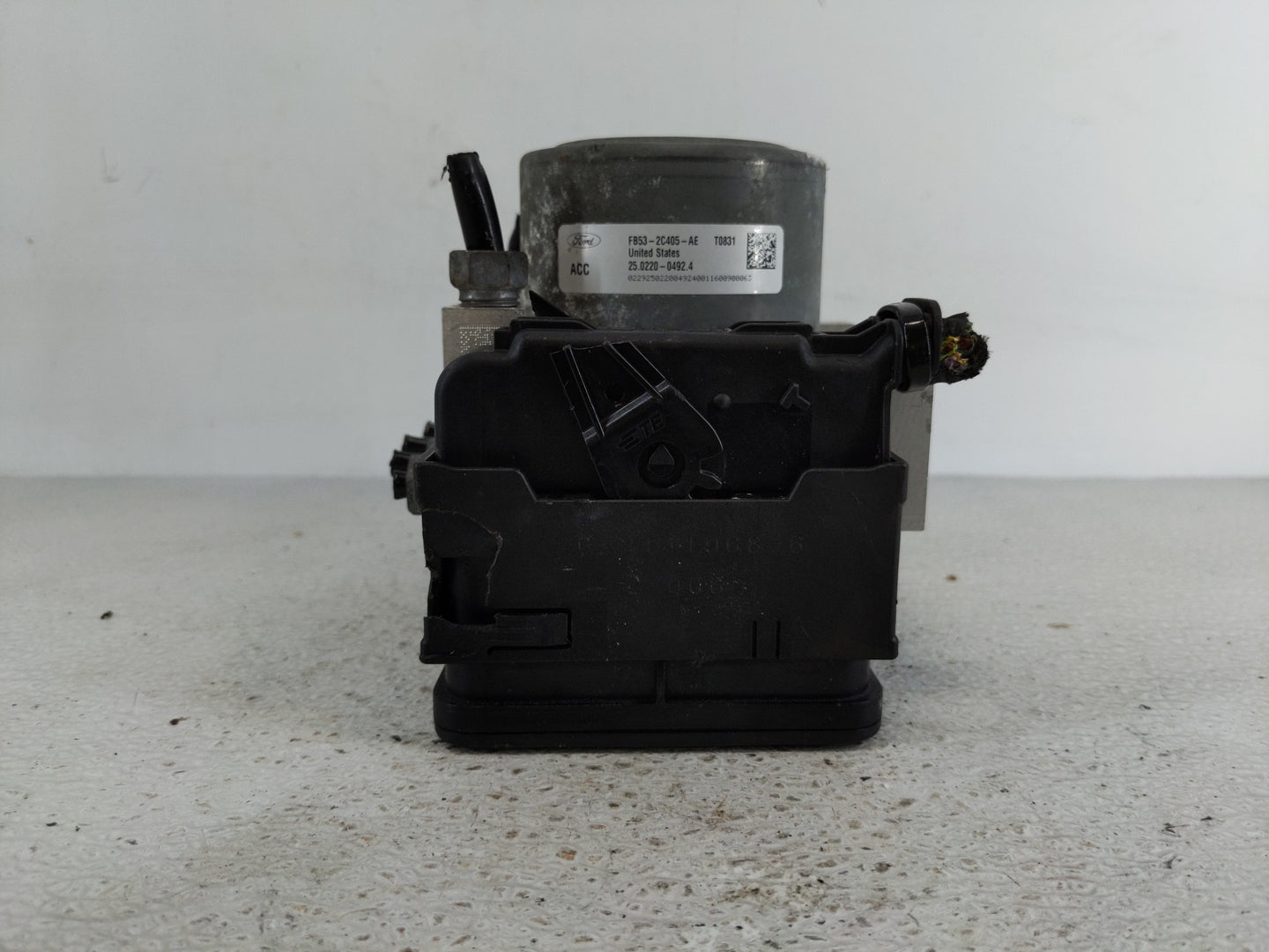 2016 Ford Explorer ABS Pump Control Module Replacement P/N:FB53-2C405-AE Fits OEM Used Auto Parts - Oemusedautoparts1.com