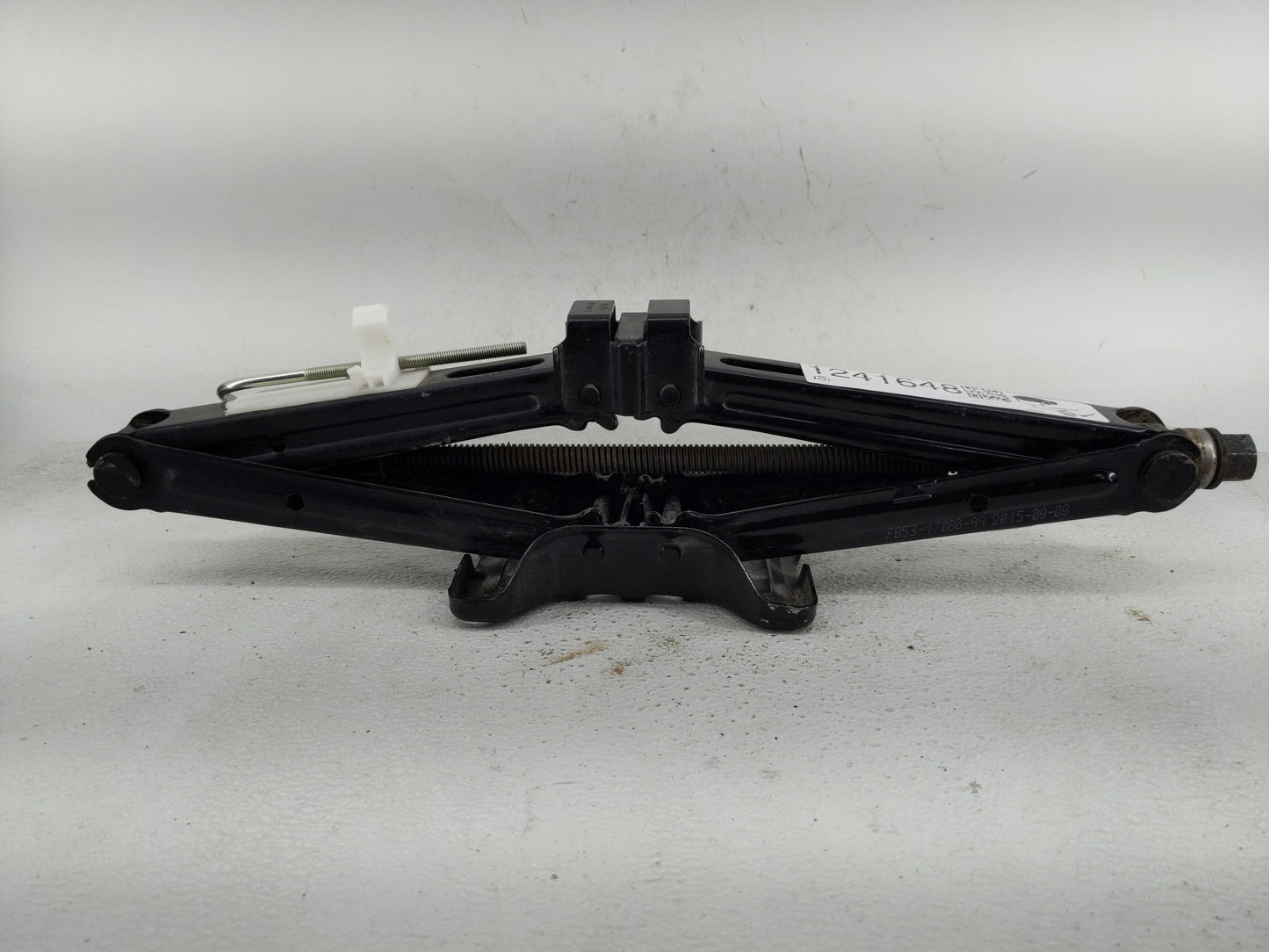 2016 Ford Explorer Spare Scissor Car Jack - Oemusedautoparts1.com